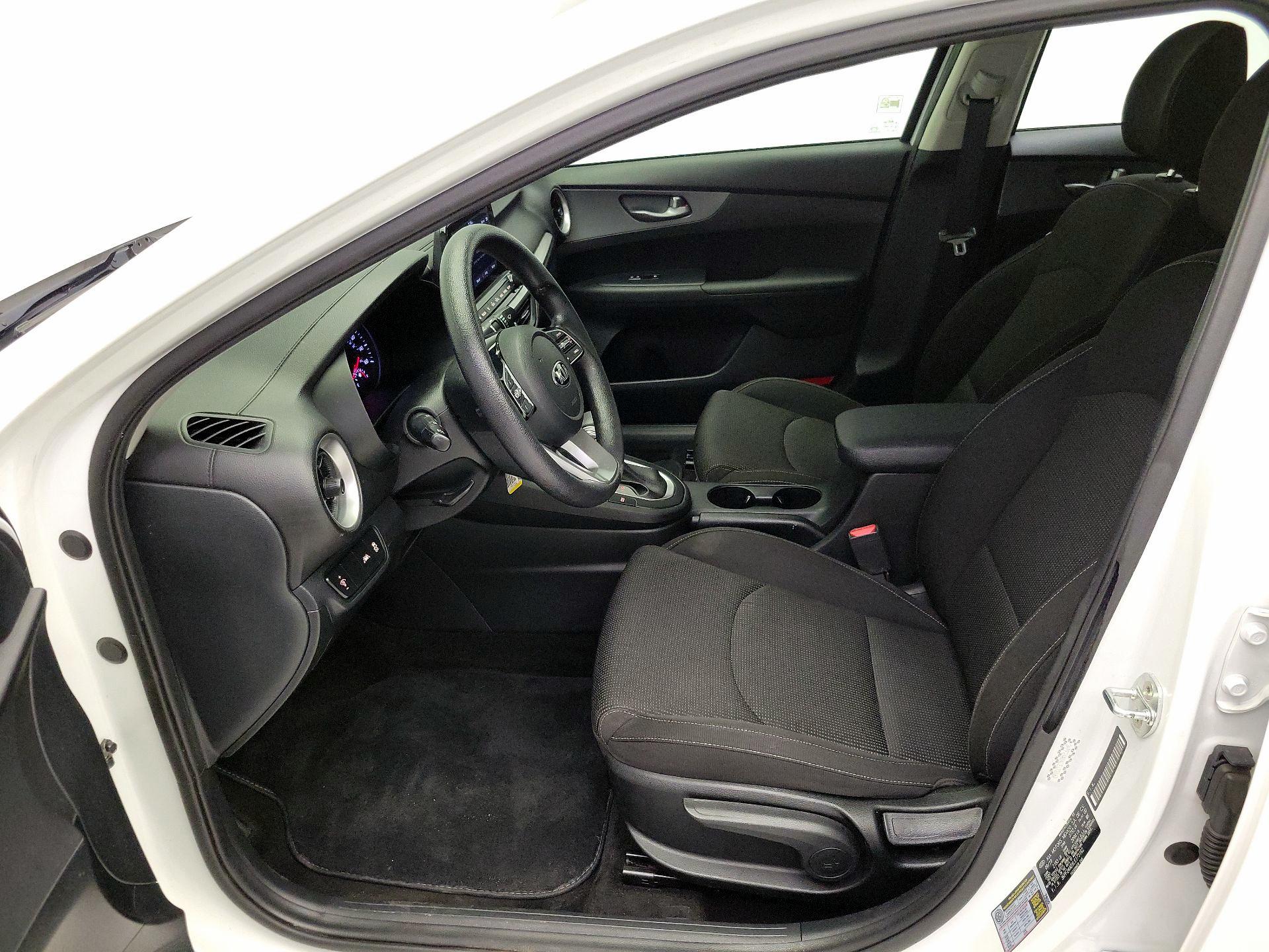 Thumbnail: 2020 Kia Forte - 11