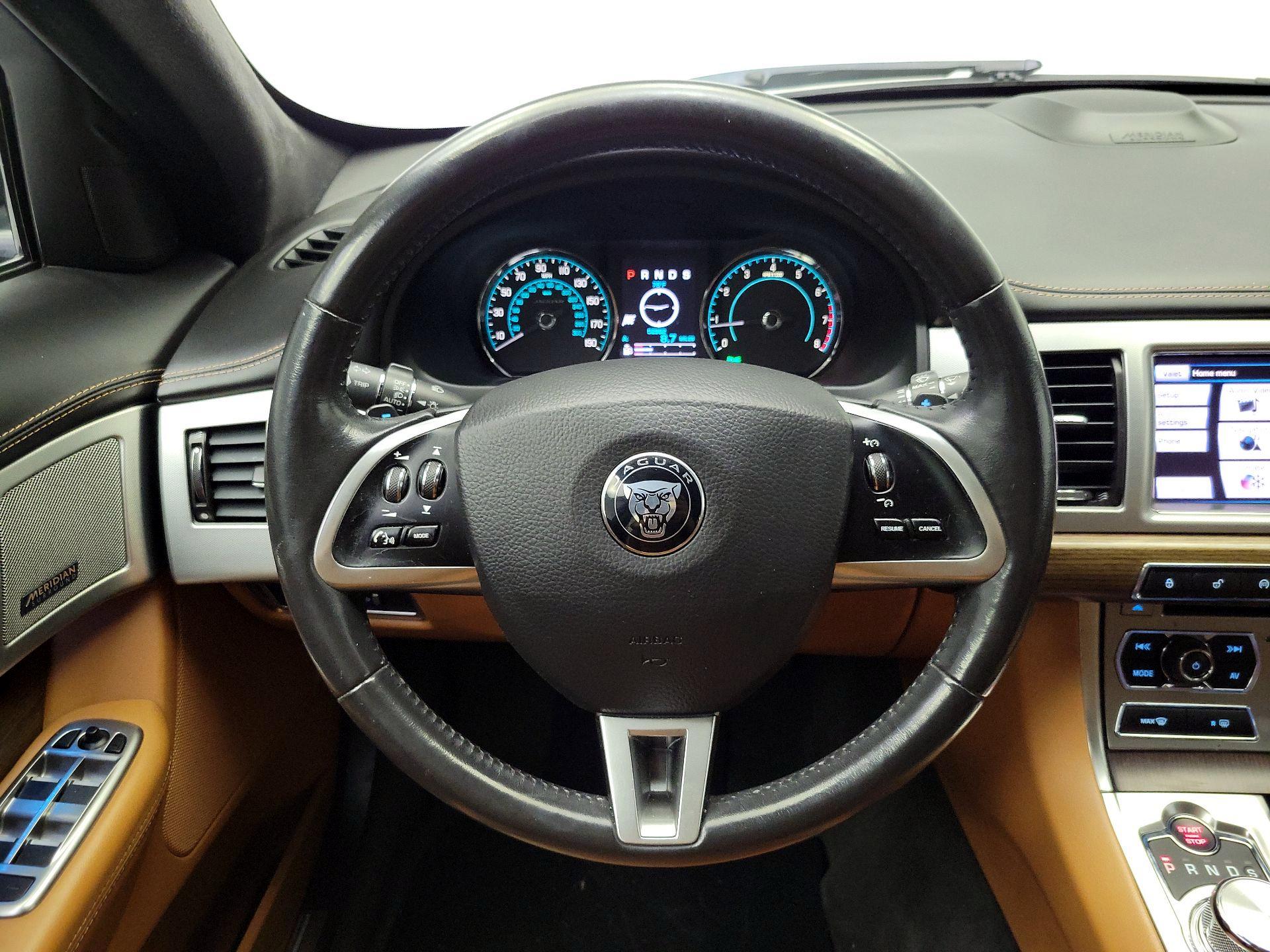 Thumbnail: 2015 Jaguar XF - 10