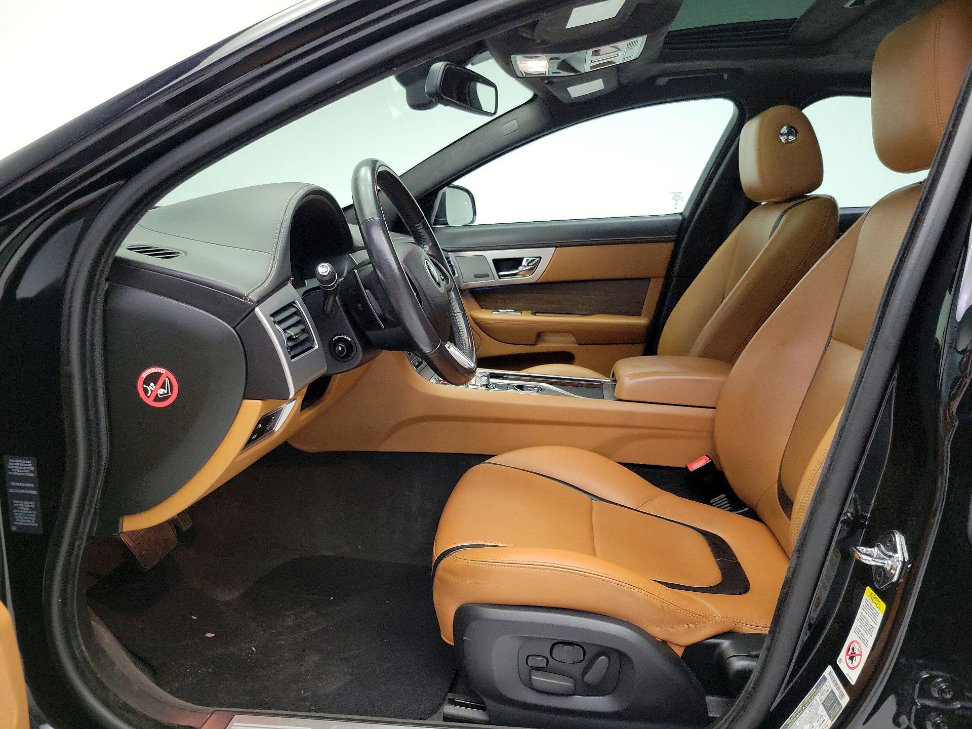 Thumbnail: 2015 Jaguar XF - 11