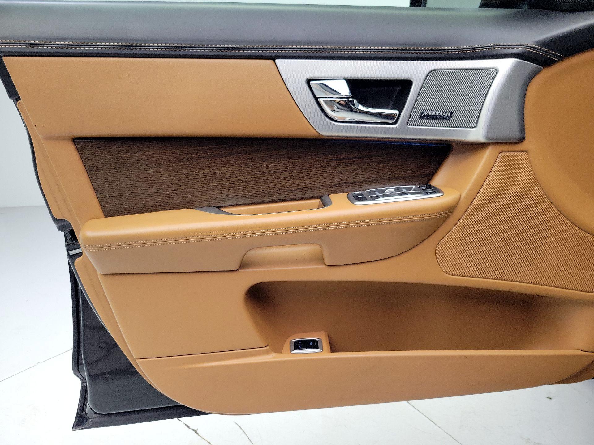 Thumbnail: 2015 Jaguar XF - 12