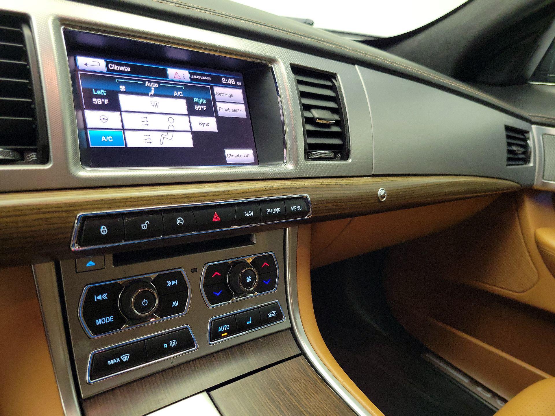 Thumbnail: 2015 Jaguar XF - 17