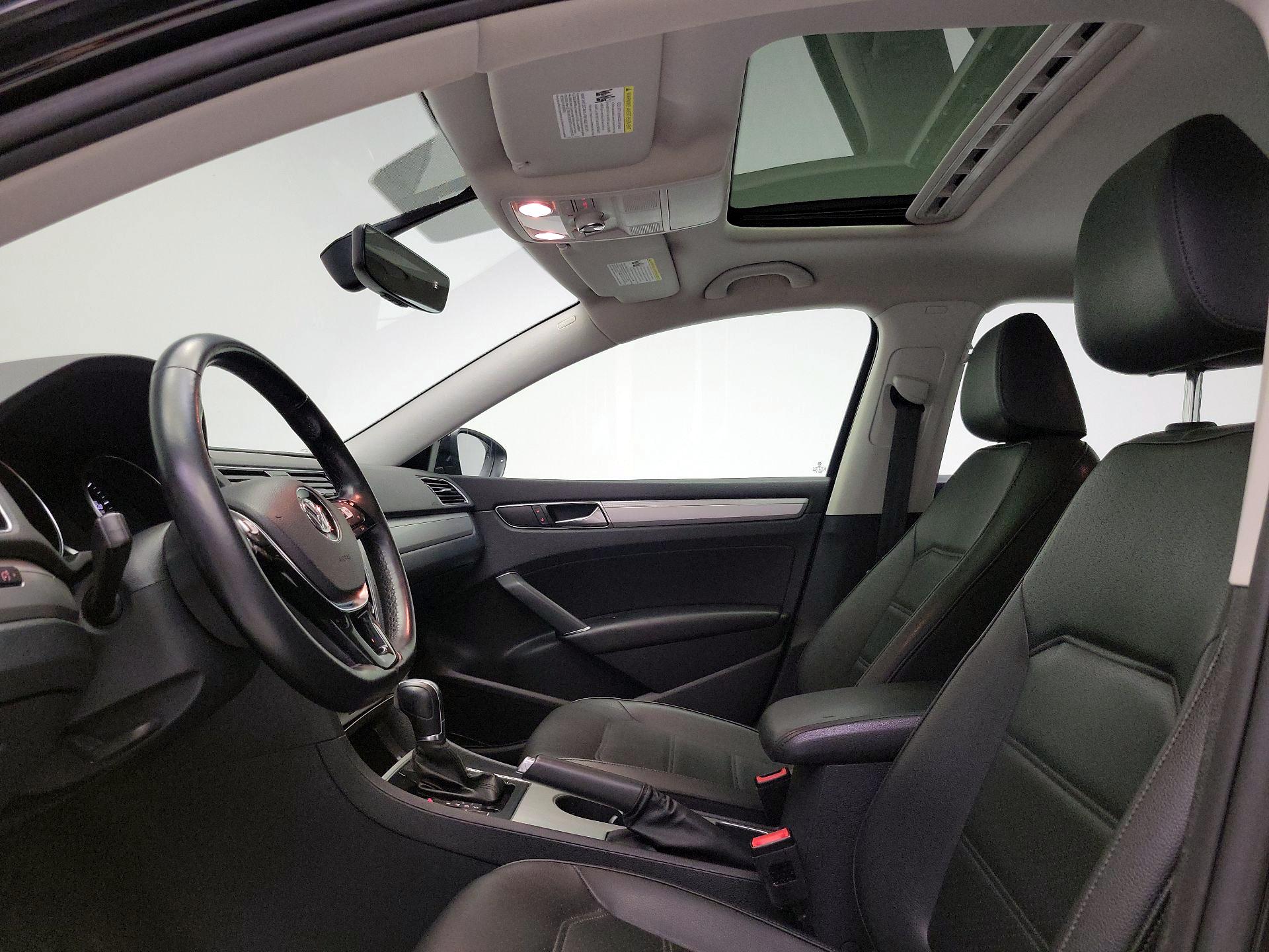 Thumbnail: 2019 Volkswagen Passat - 19