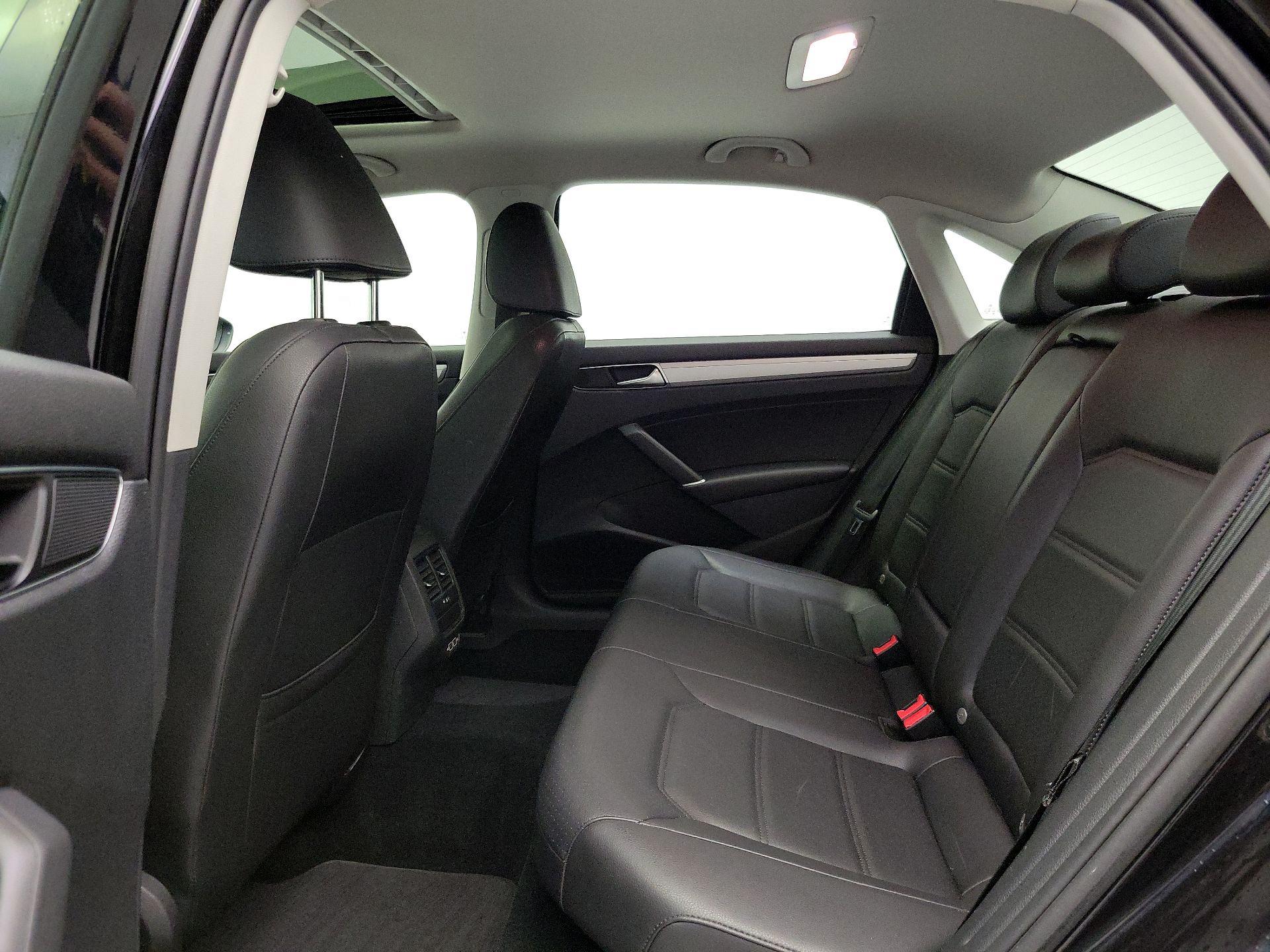 Thumbnail: 2019 Volkswagen Passat - 20