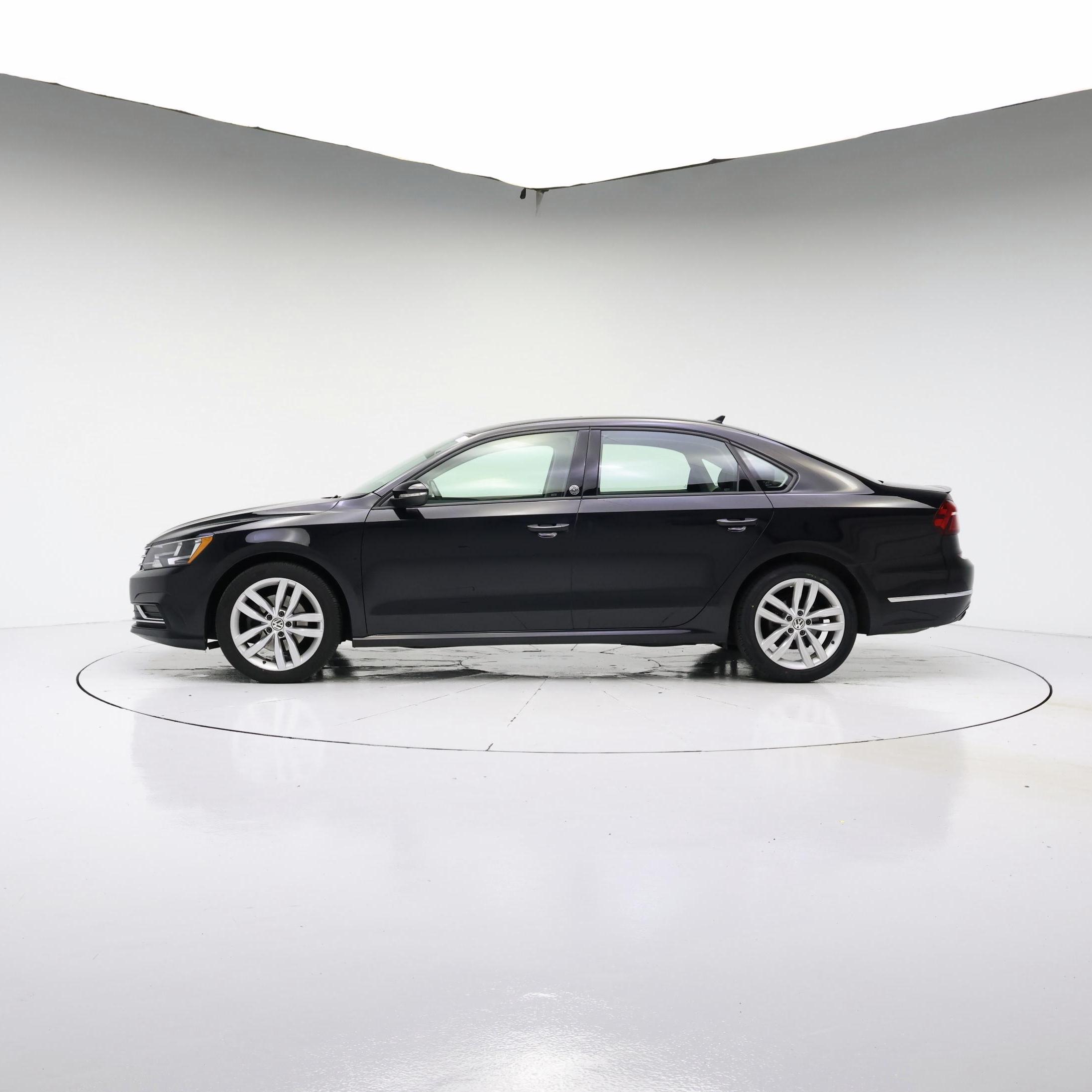 Thumbnail: 2019 Volkswagen Passat - 3