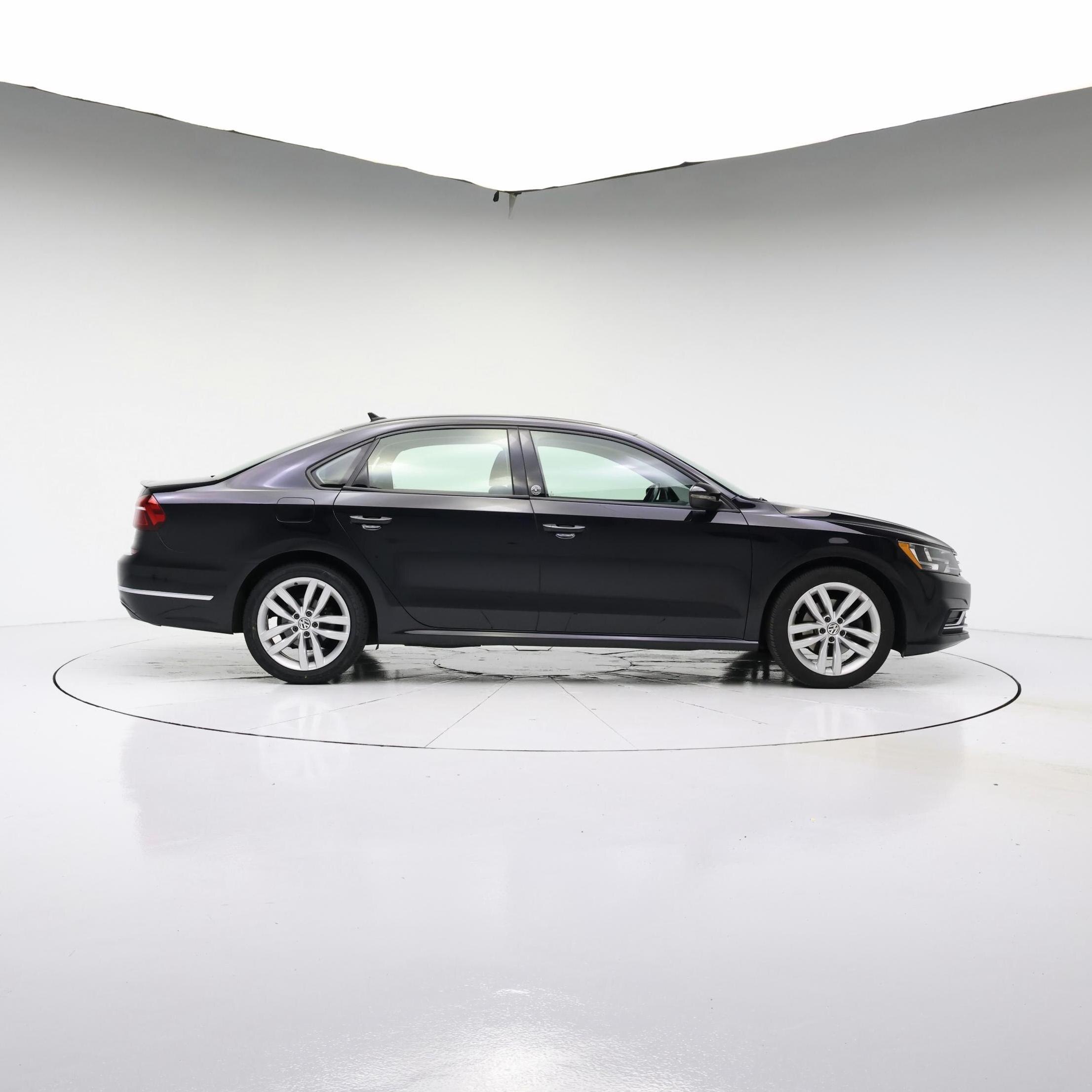 Thumbnail: 2019 Volkswagen Passat - 7