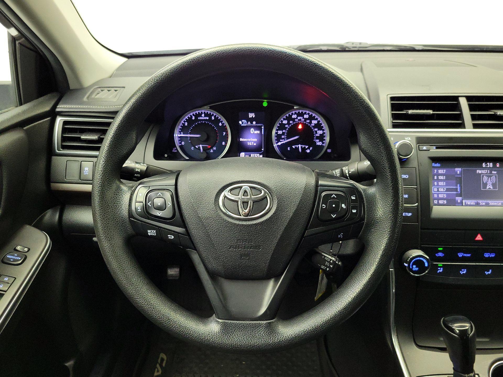 Thumbnail: 2017 Toyota Camry - 10