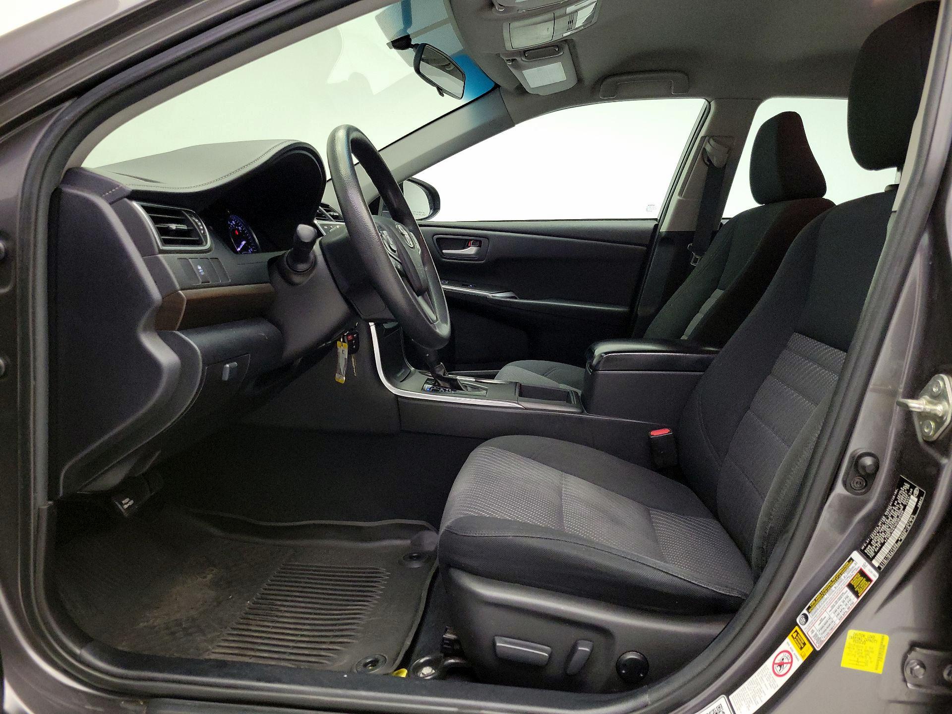 Thumbnail: 2017 Toyota Camry - 11