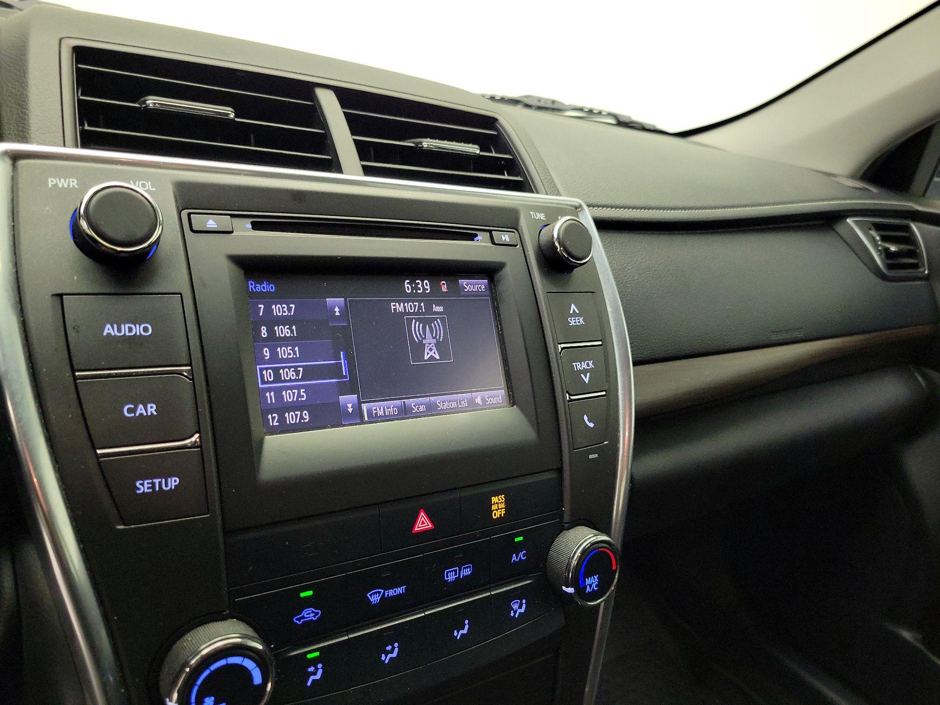 Thumbnail: 2017 Toyota Camry - 15