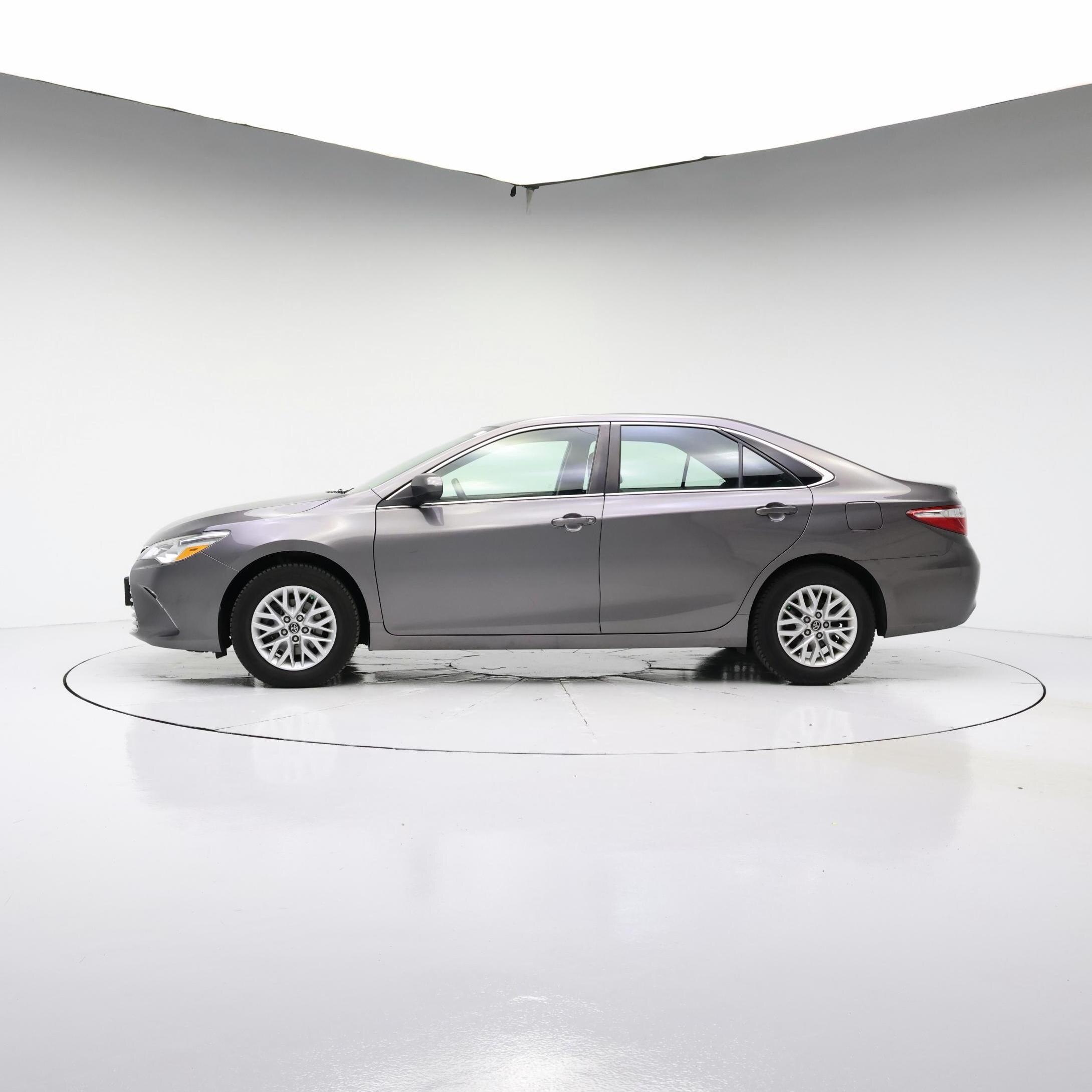 Thumbnail: 2017 Toyota Camry - 3