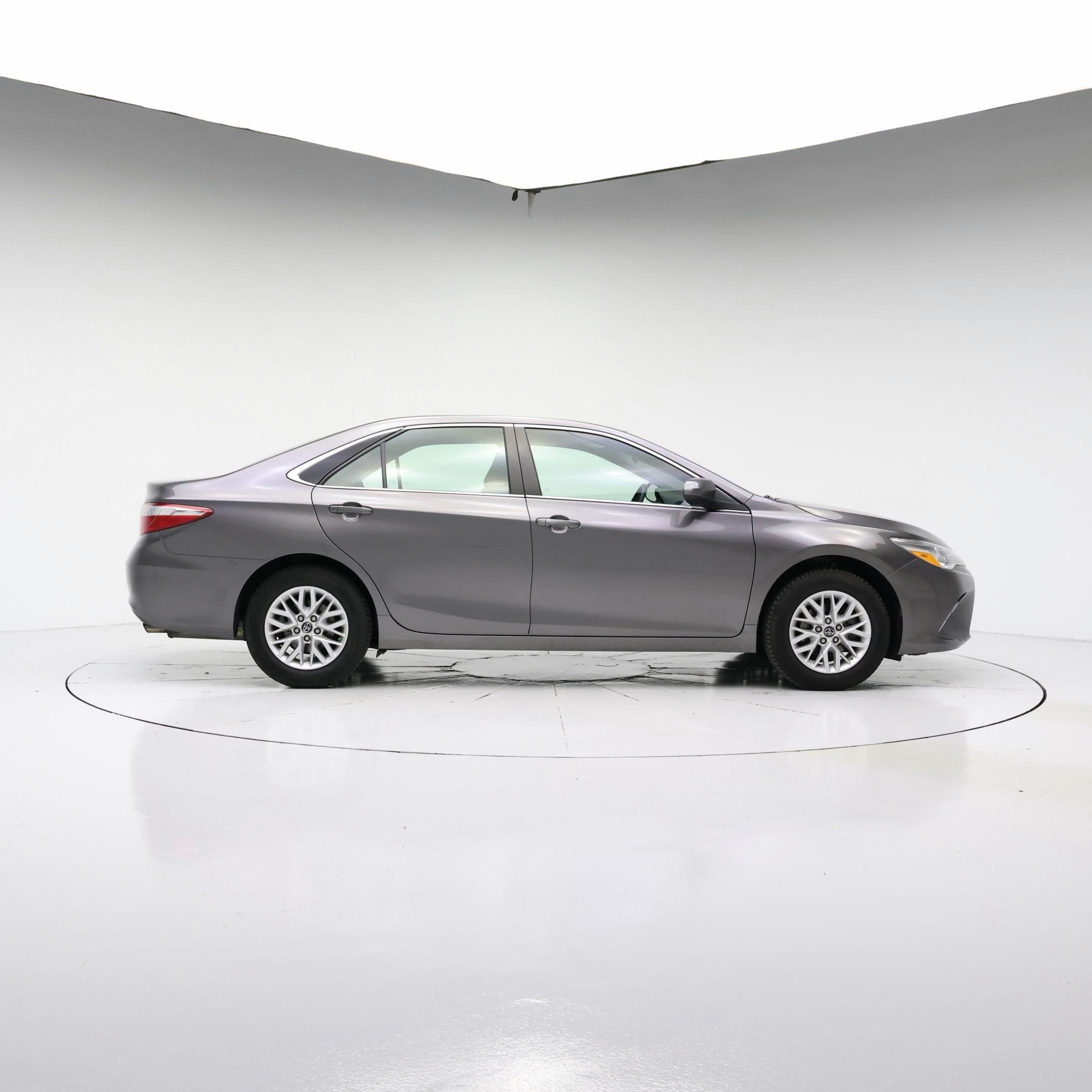 Thumbnail: 2017 Toyota Camry - 7