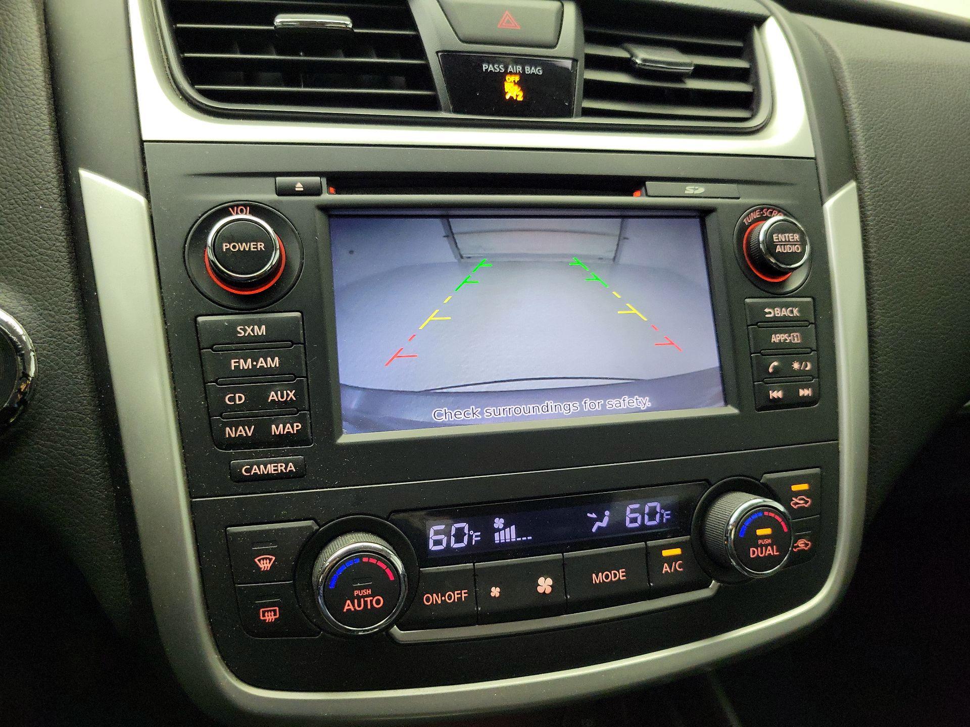 Thumbnail: 2016 Nissan Altima - 15