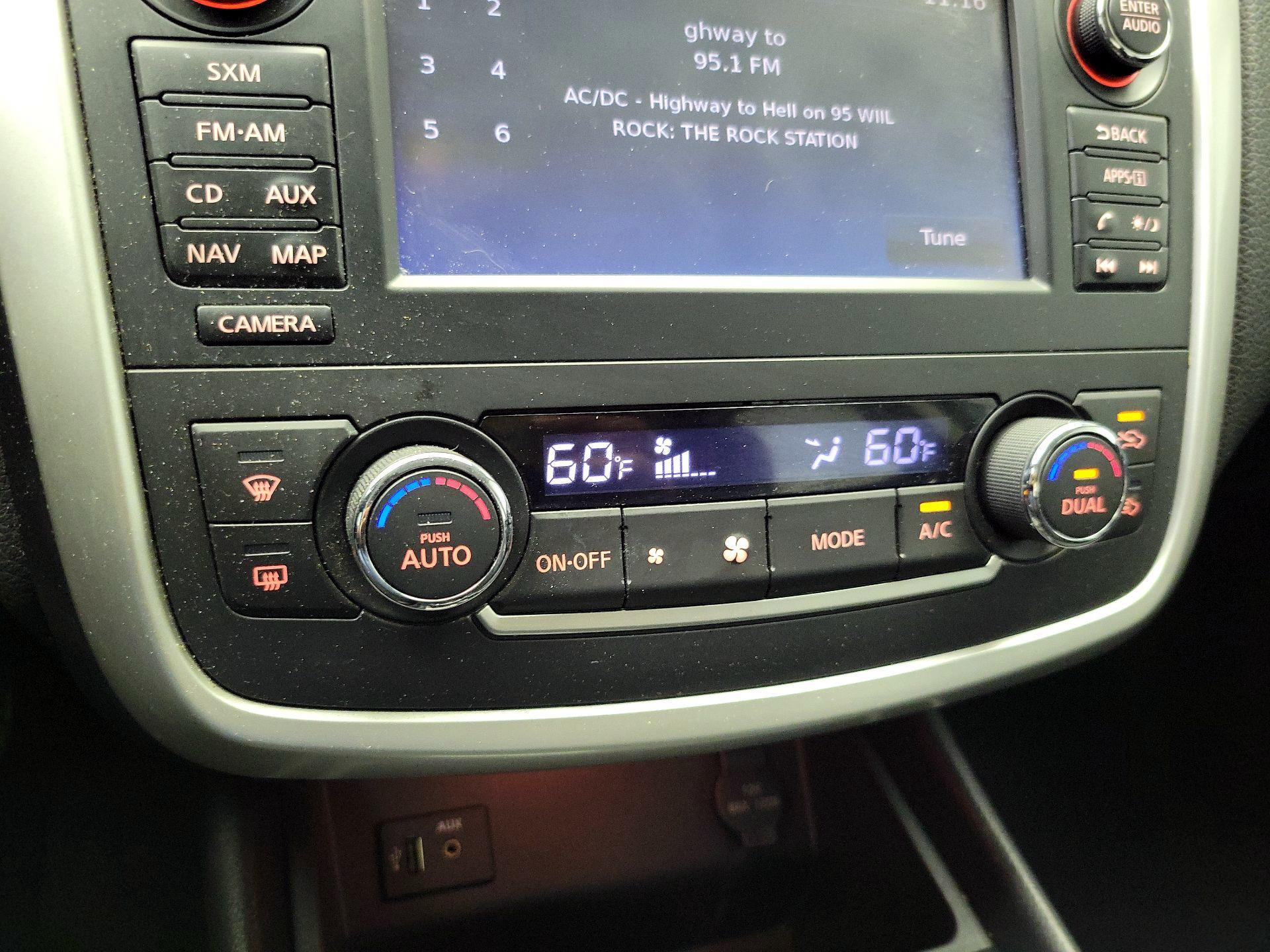 Thumbnail: 2016 Nissan Altima - 17