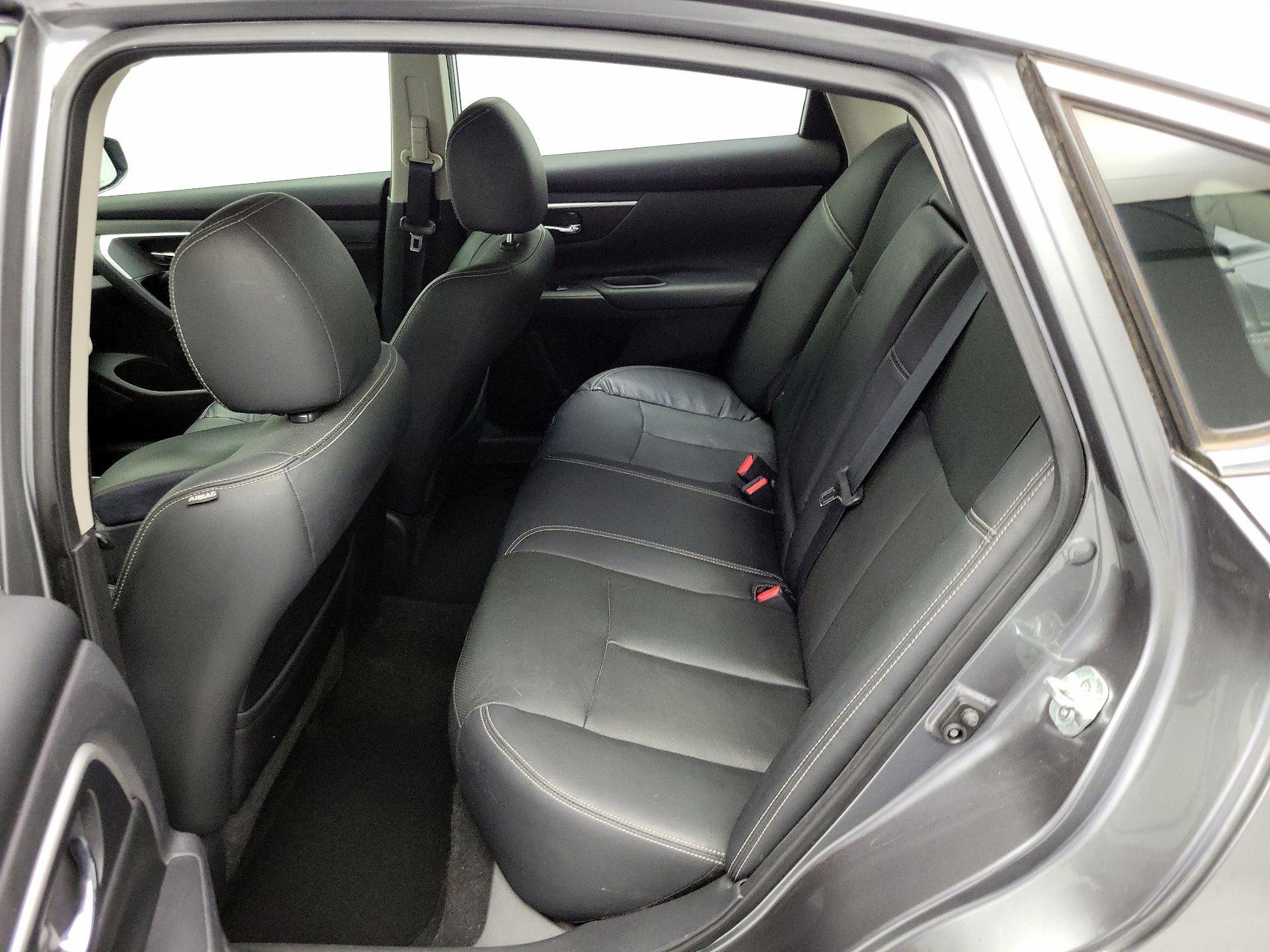 Thumbnail: 2016 Nissan Altima - 20