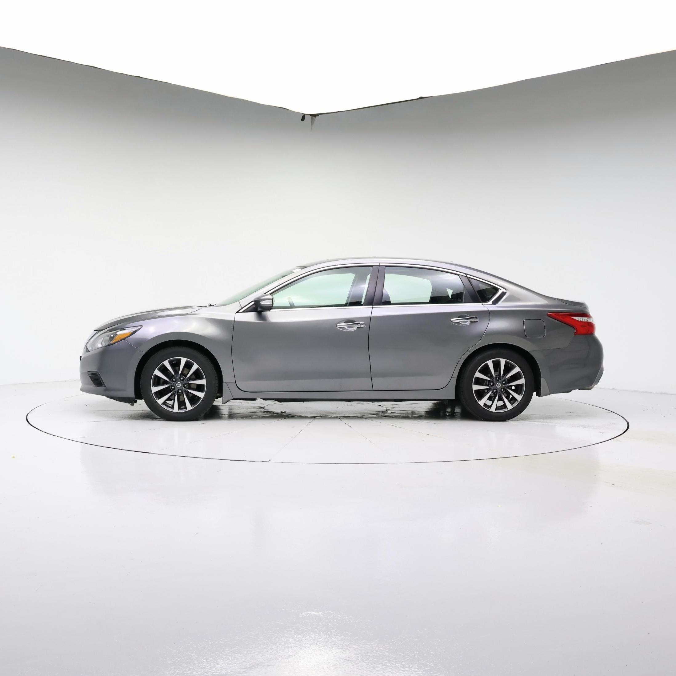 Thumbnail: 2016 Nissan Altima - 3