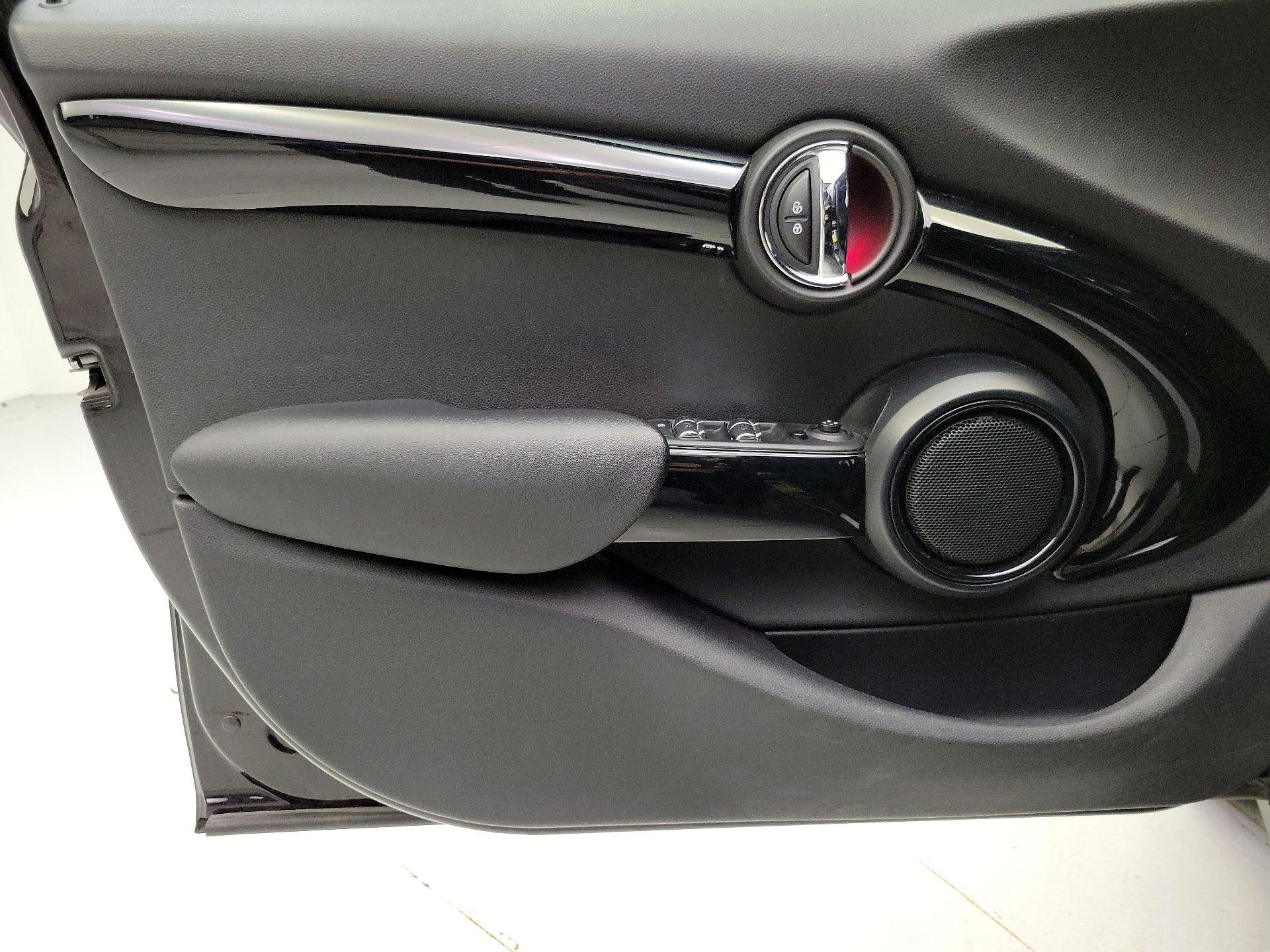 Thumbnail: 2019 MINI Cooper Hardtop - 12