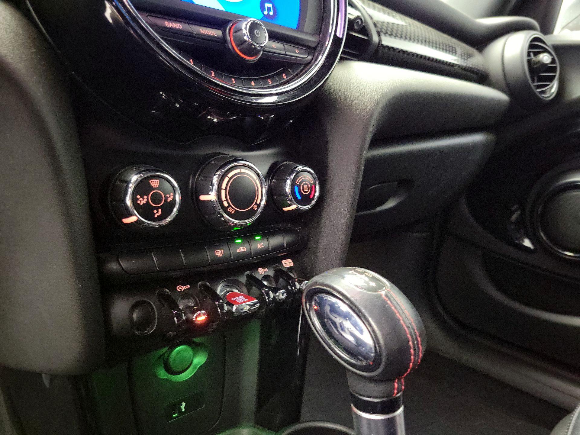 Thumbnail: 2019 MINI Cooper Hardtop - 16