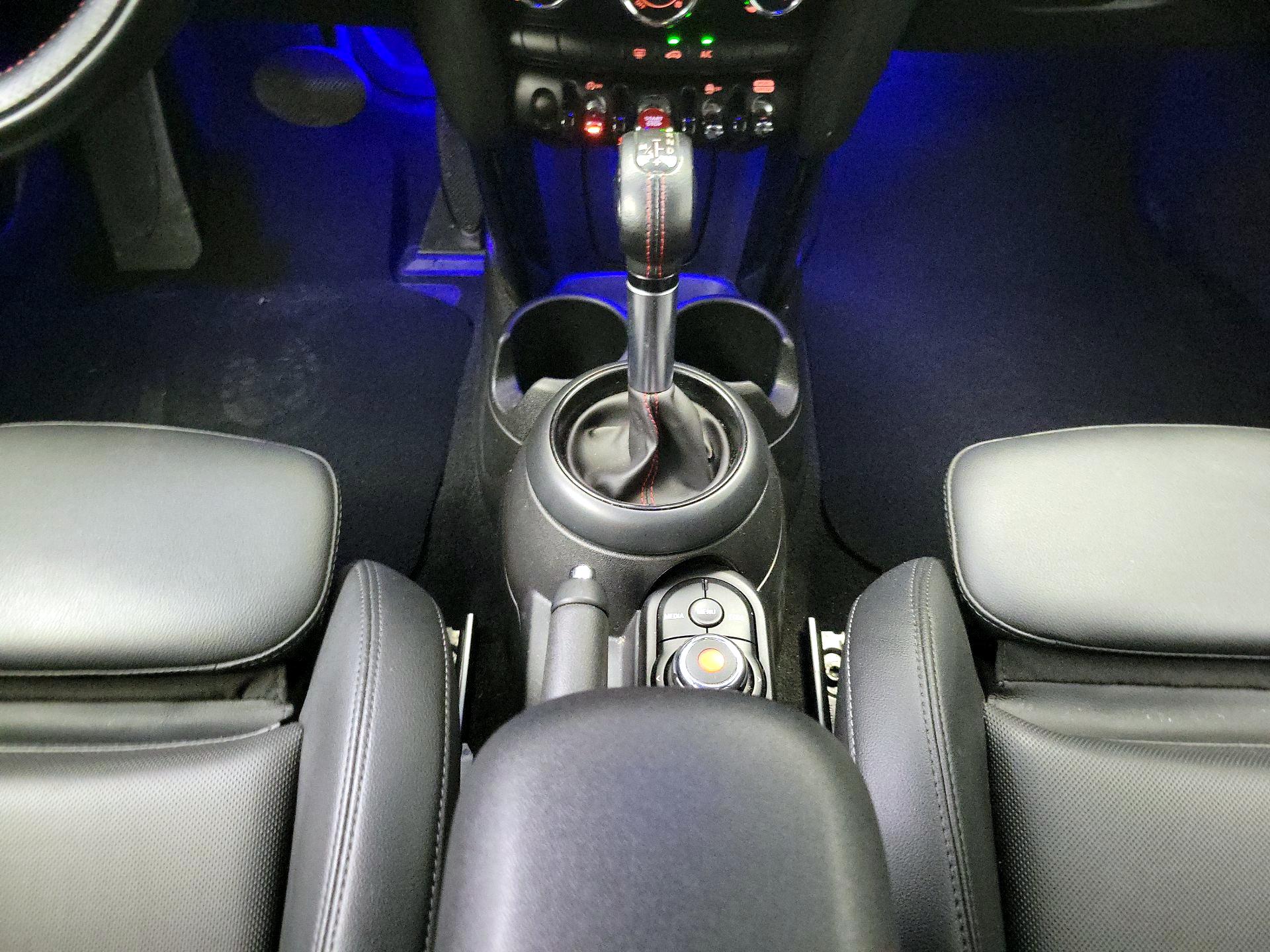 Thumbnail: 2019 MINI Cooper Hardtop - 17