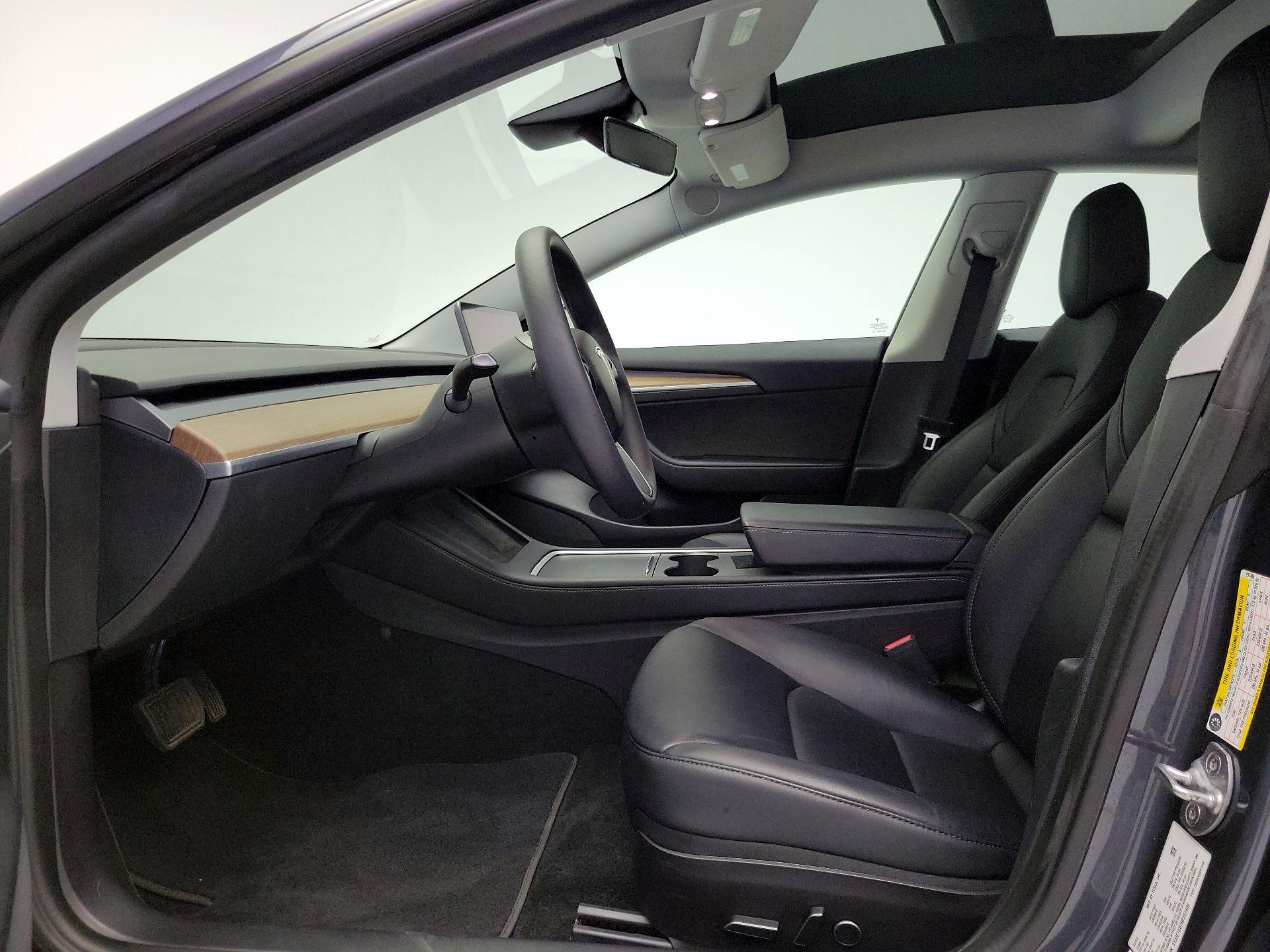 Thumbnail: 2022 Tesla Model 3 - 11