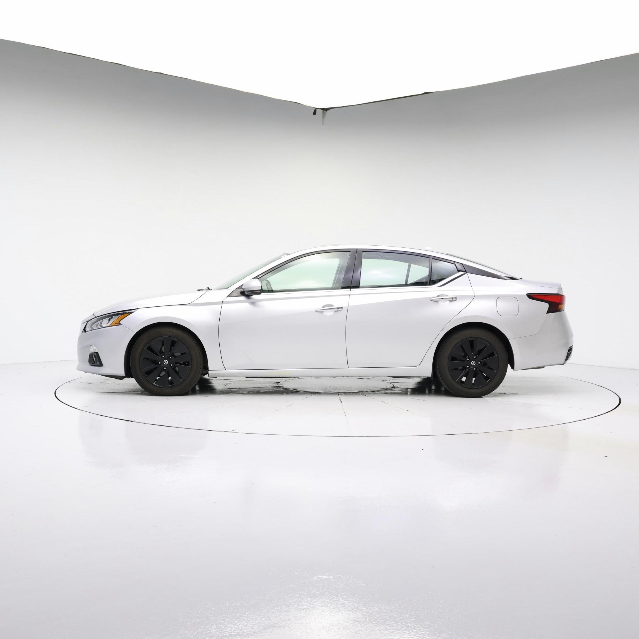 Thumbnail: 2019 Nissan Altima - 3