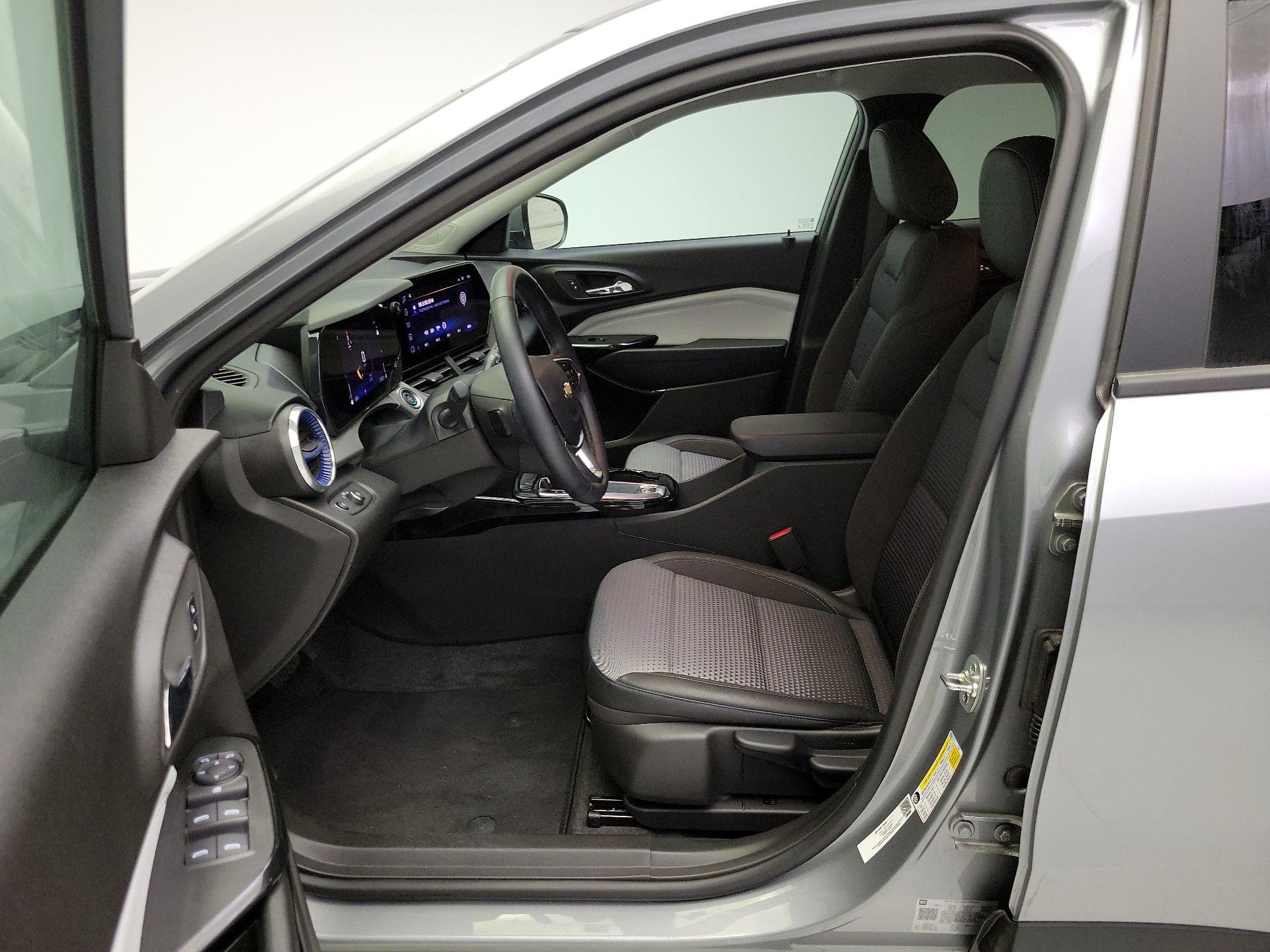 Thumbnail: 2025 Chevrolet Trax - 11