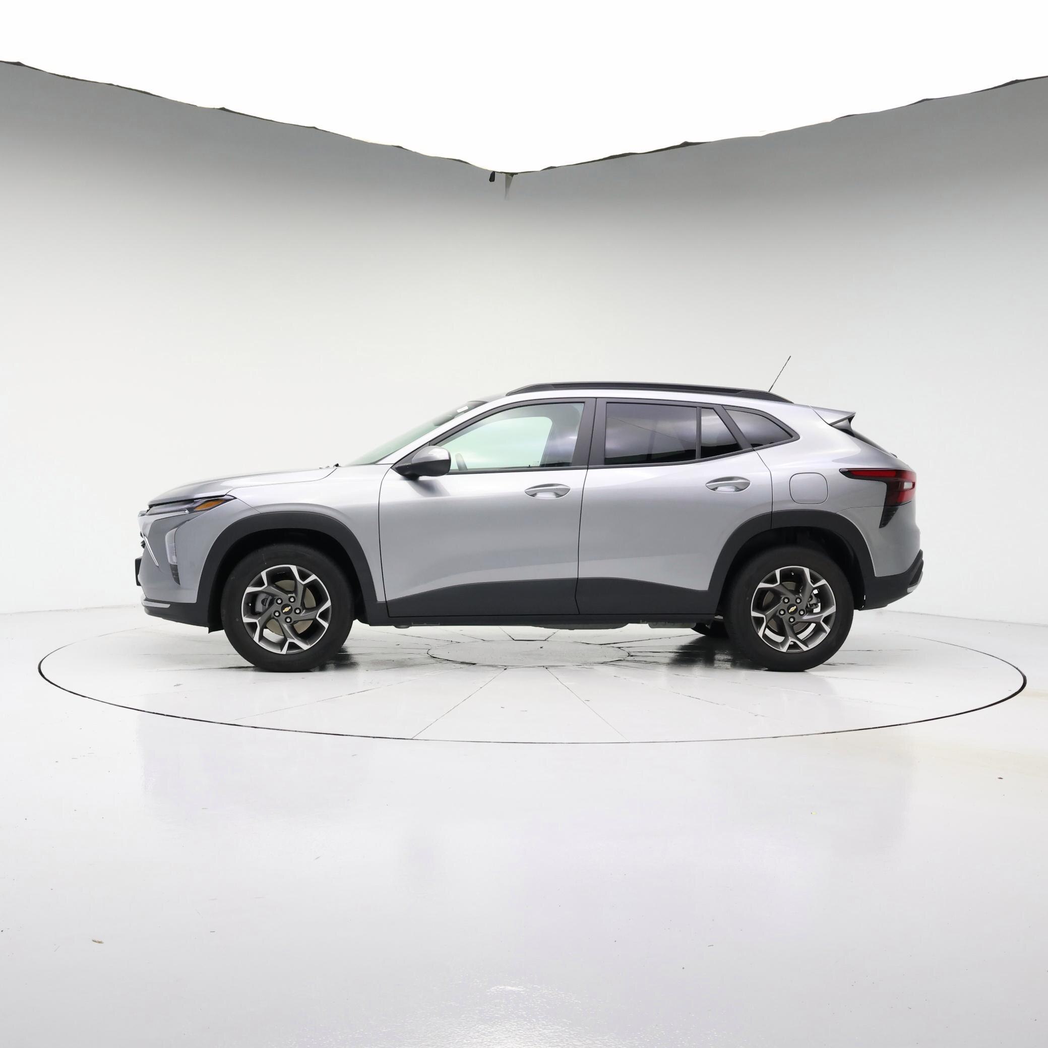Thumbnail: 2025 Chevrolet Trax - 3