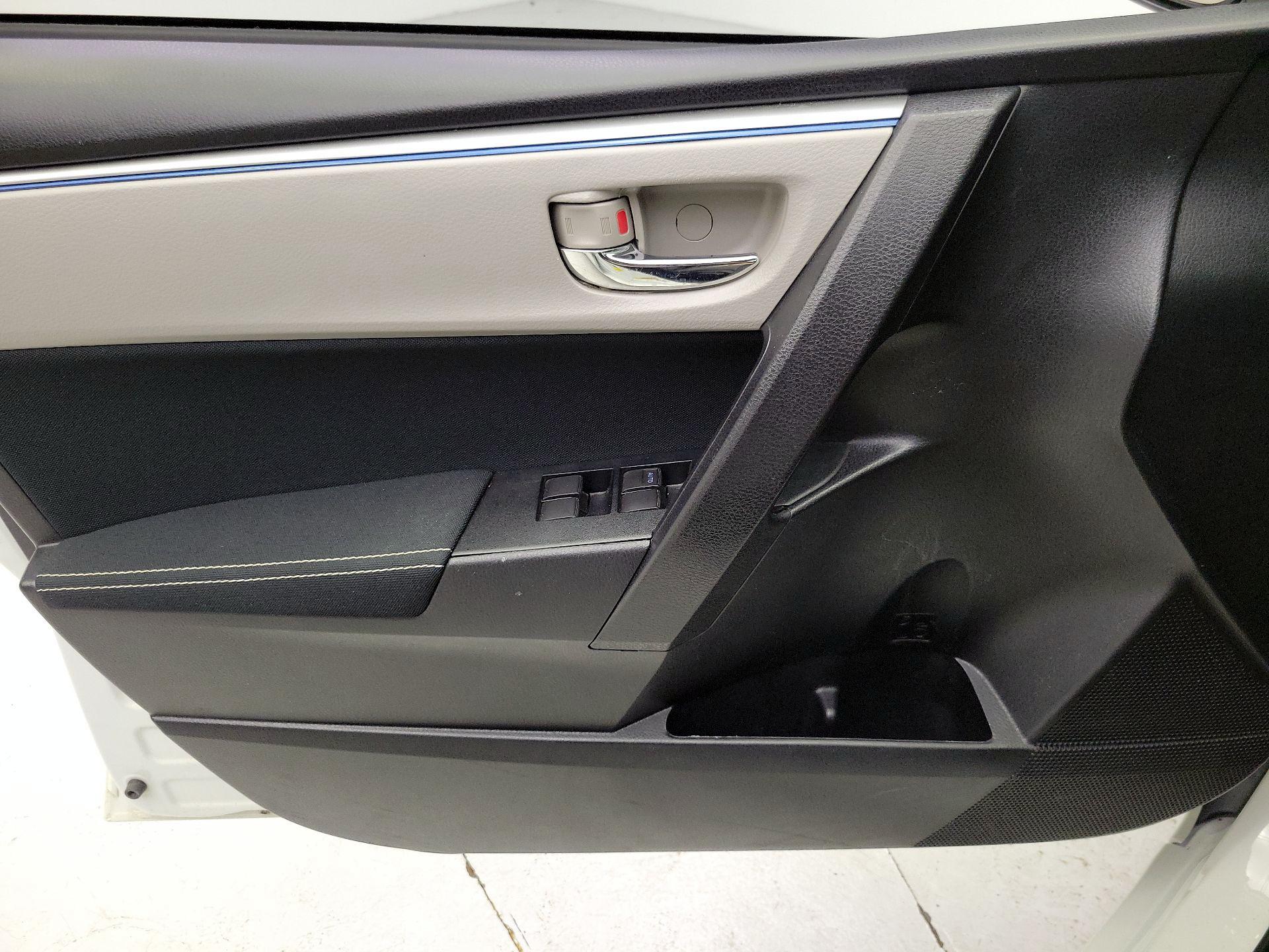 Thumbnail: 2014 Toyota Corolla - 12