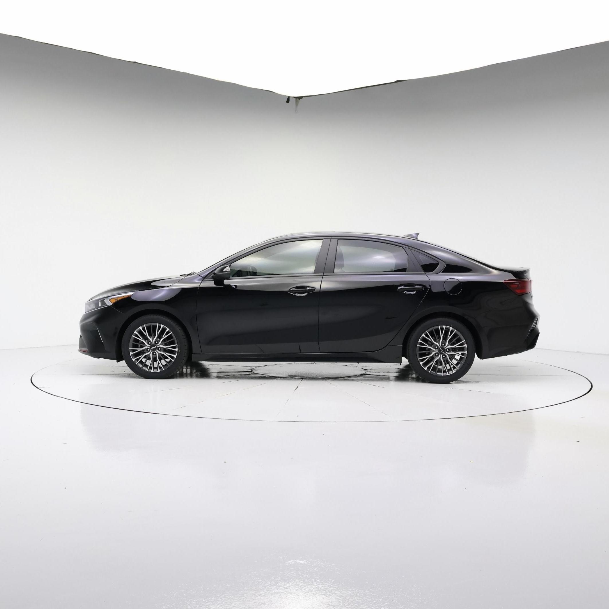 Thumbnail: 2023 Kia Forte - 3