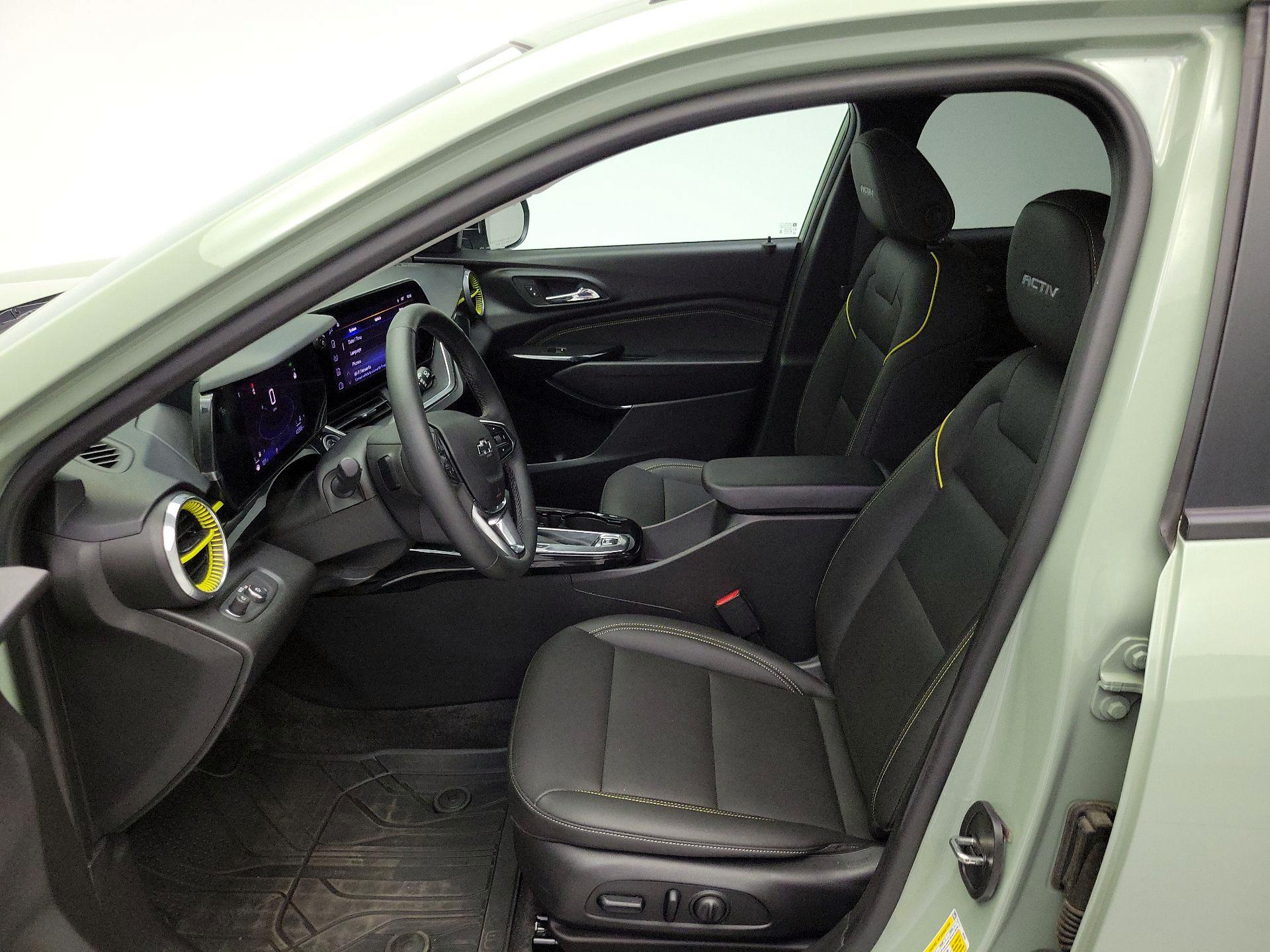 Thumbnail: 2025 Chevrolet Trax - 11