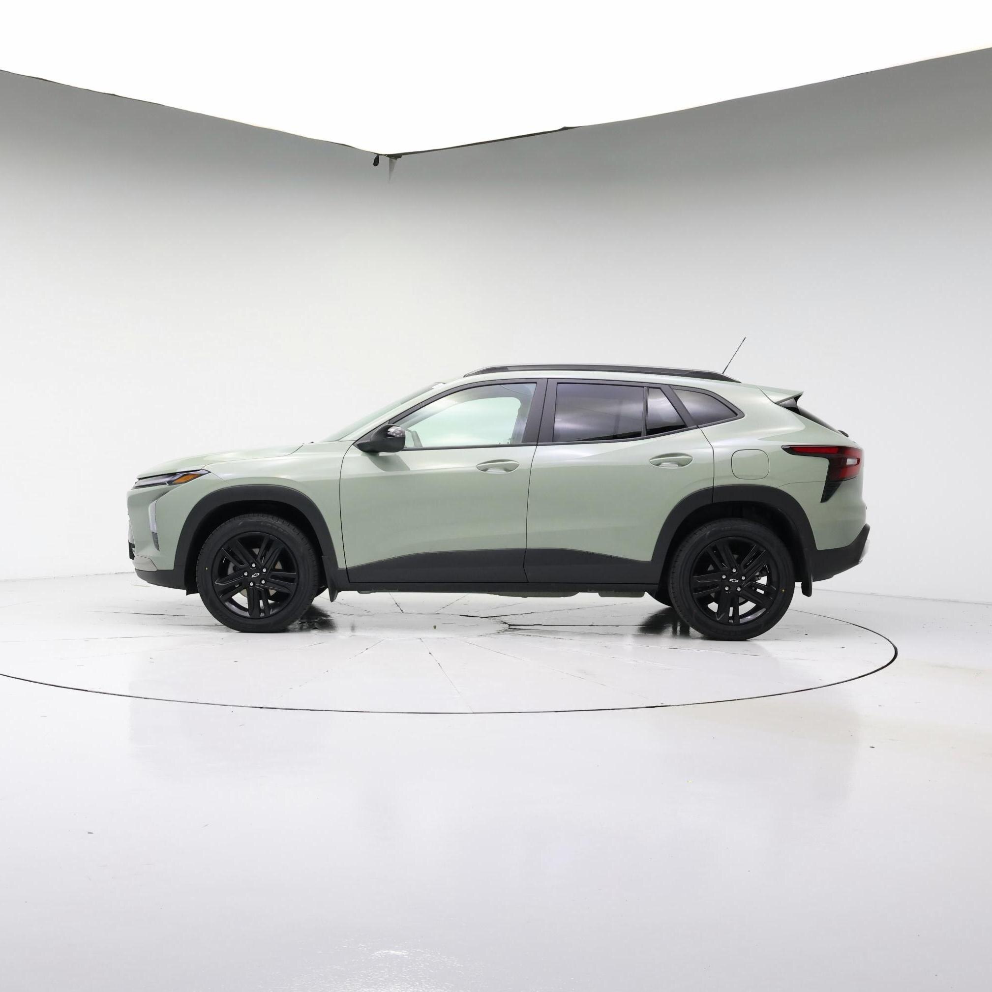 Thumbnail: 2025 Chevrolet Trax - 3