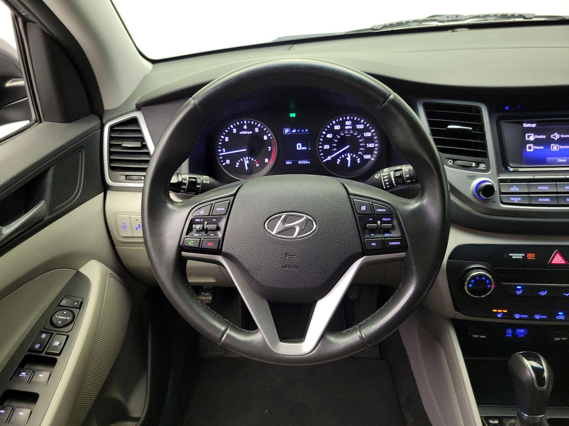 Thumbnail: 2016 Hyundai Tucson - 10