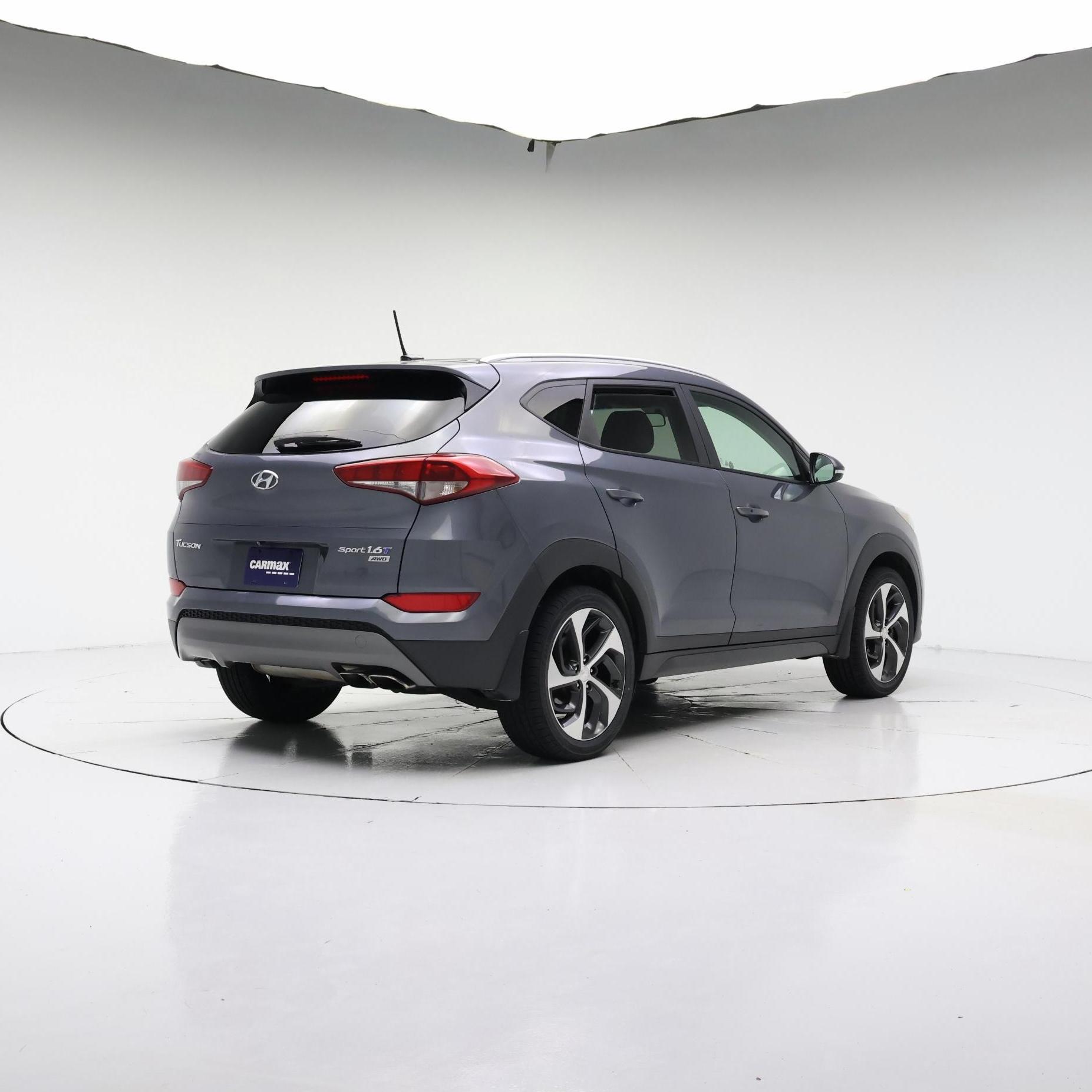 Thumbnail: 2016 Hyundai Tucson - 8