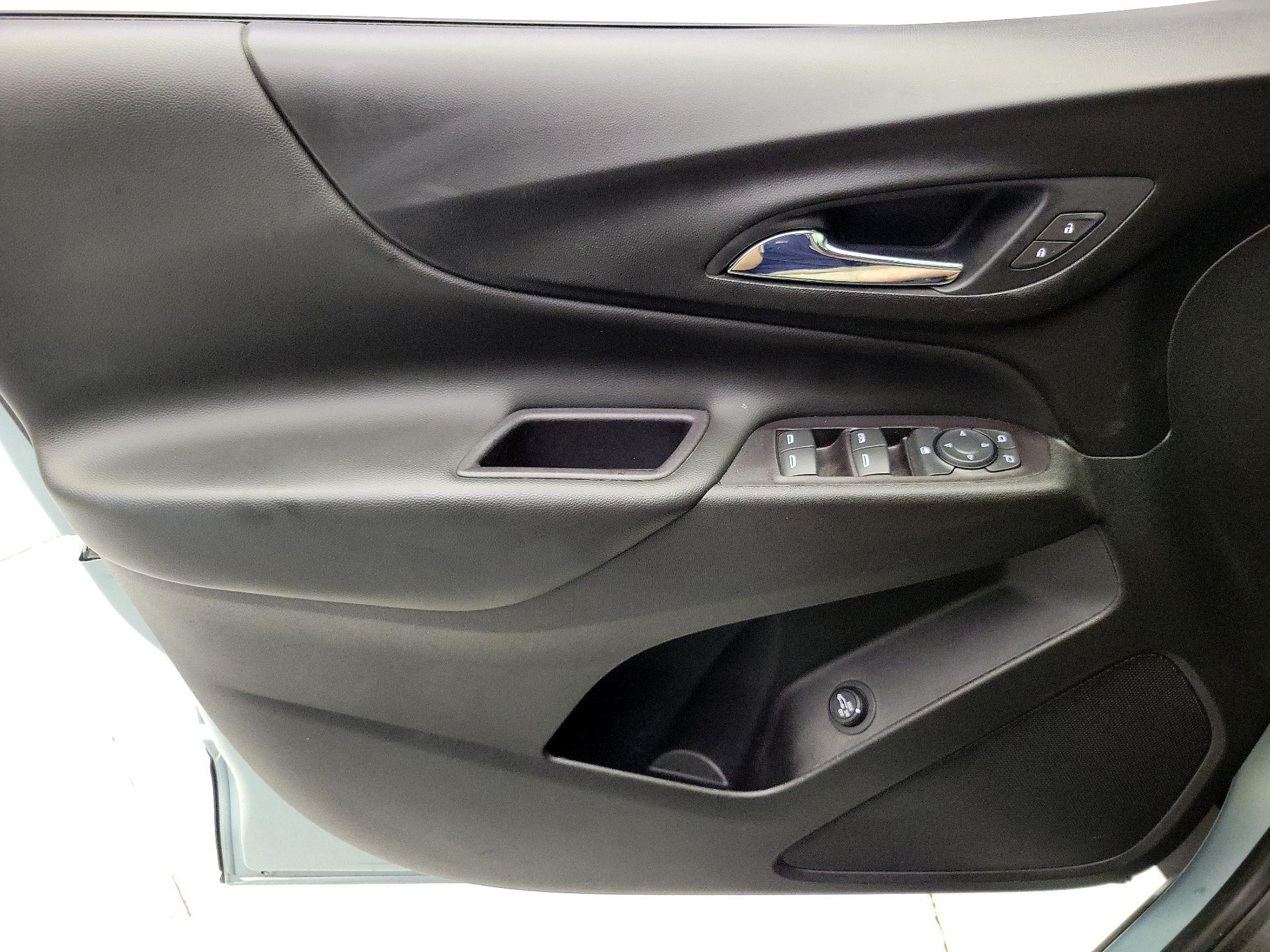 Thumbnail: 2022 Chevrolet Equinox - 12