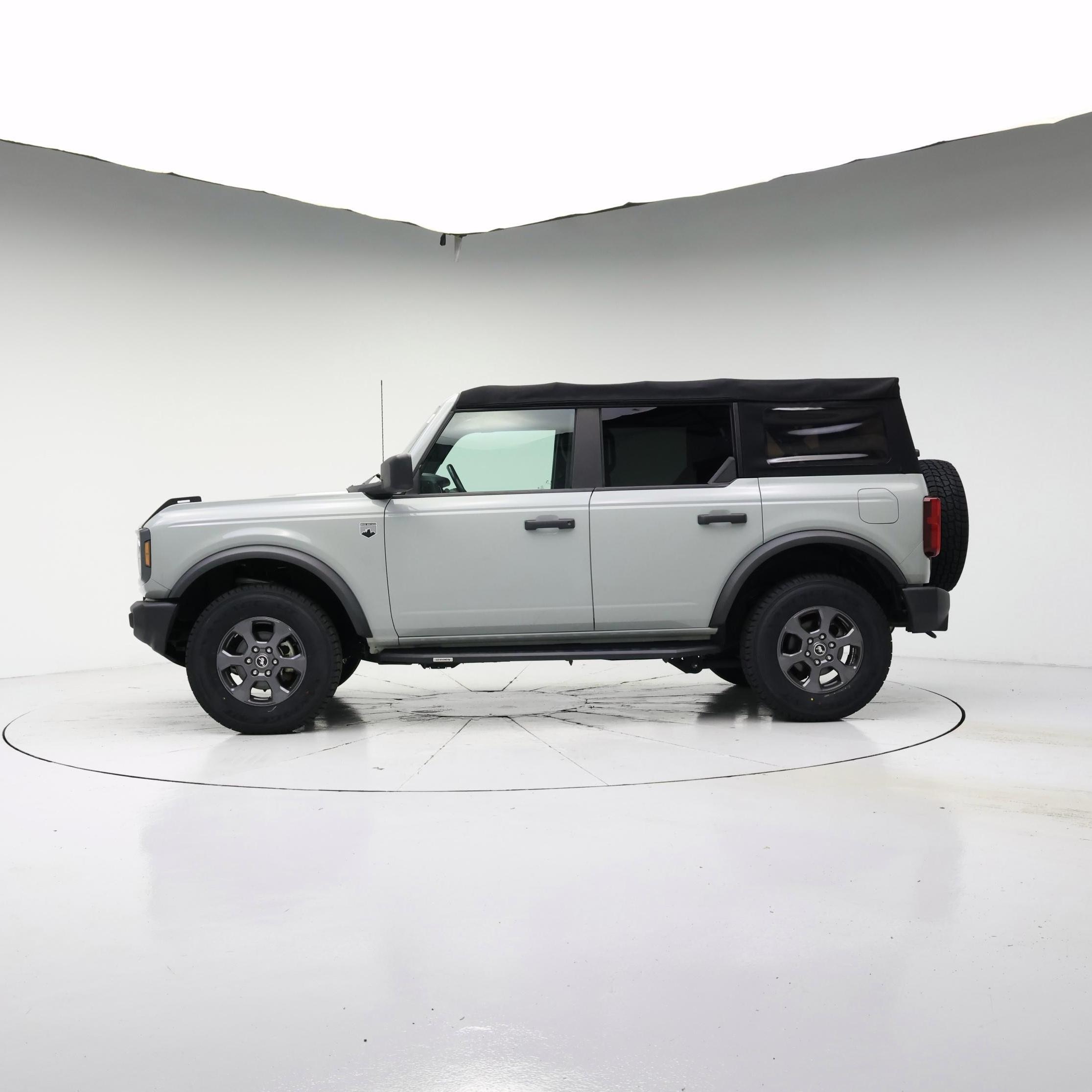 Thumbnail: 2021 Ford Bronco - 3