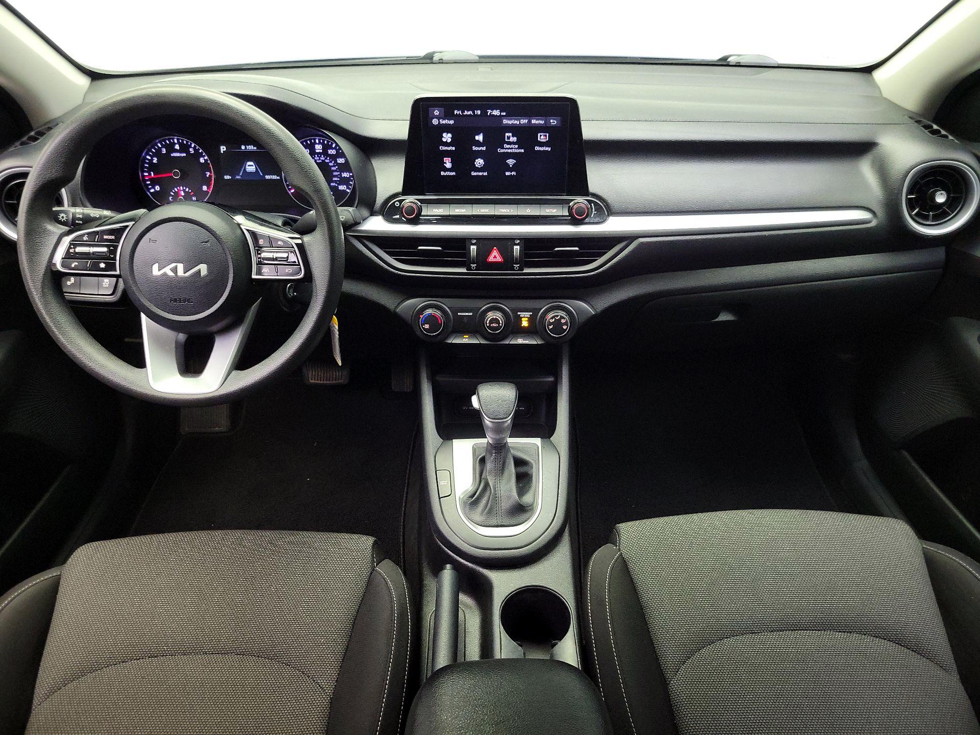 Thumbnail: 2023 Kia Forte - 9