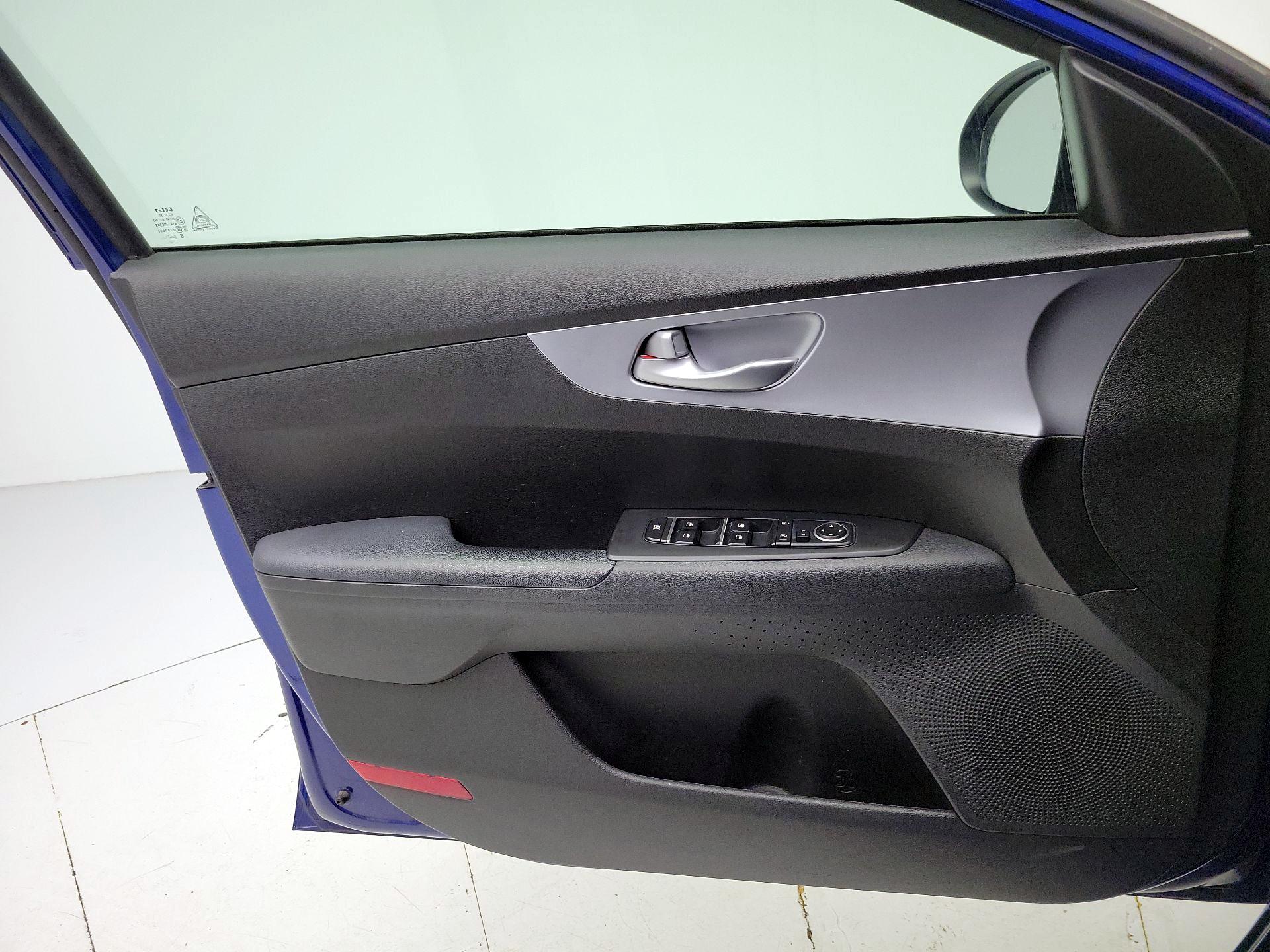 Thumbnail: 2023 Kia Forte - 12