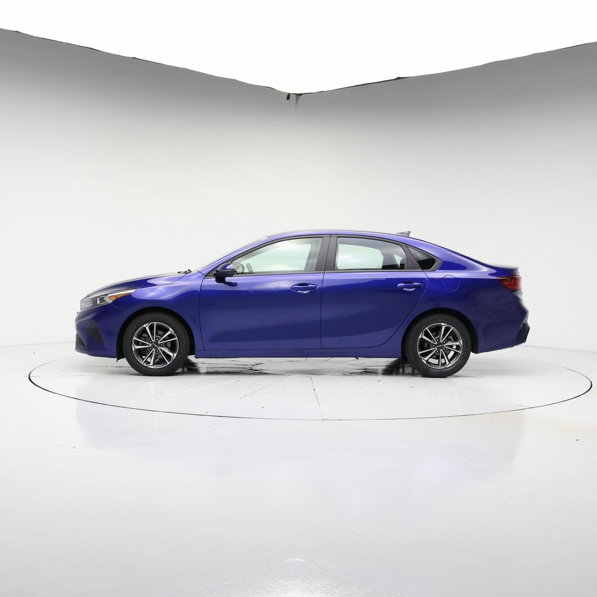 Thumbnail: 2023 Kia Forte - 3