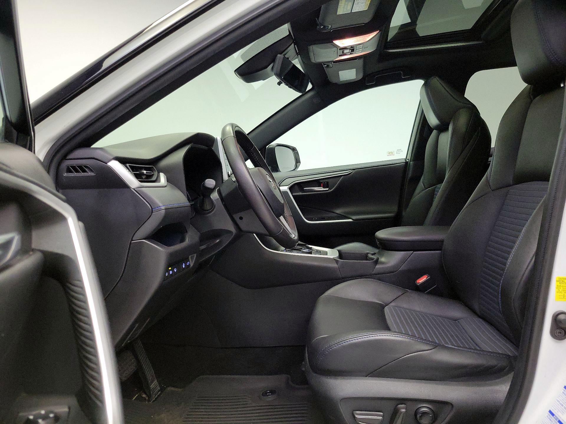 Thumbnail: 2021 Toyota RAV4 - 11