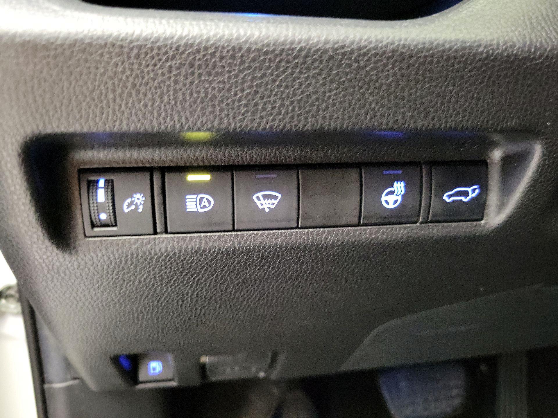 Thumbnail: 2021 Toyota RAV4 - 13