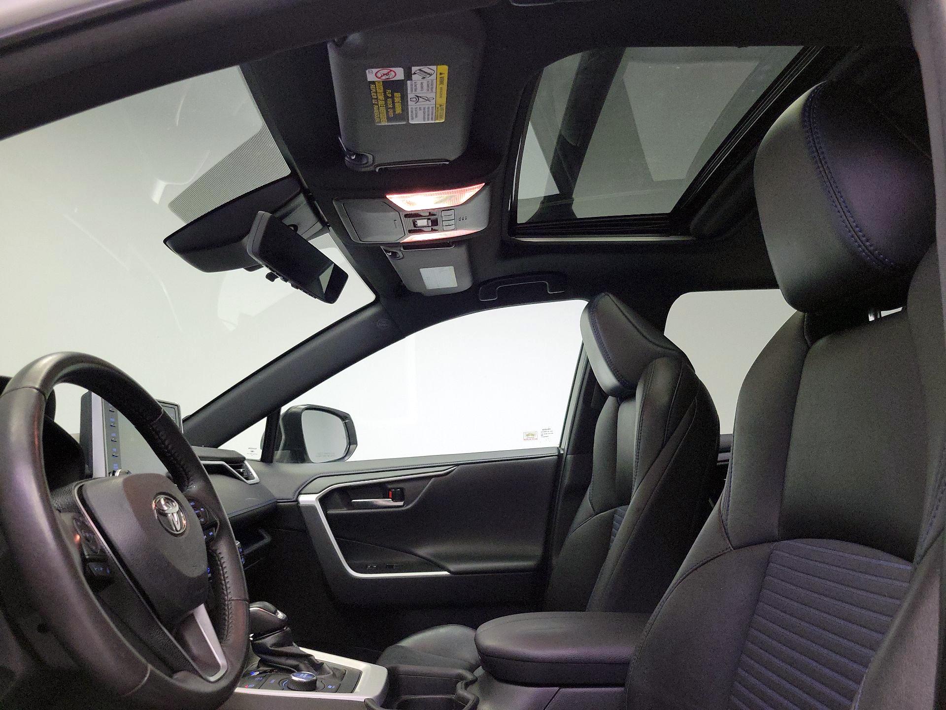 Thumbnail: 2021 Toyota RAV4 - 19