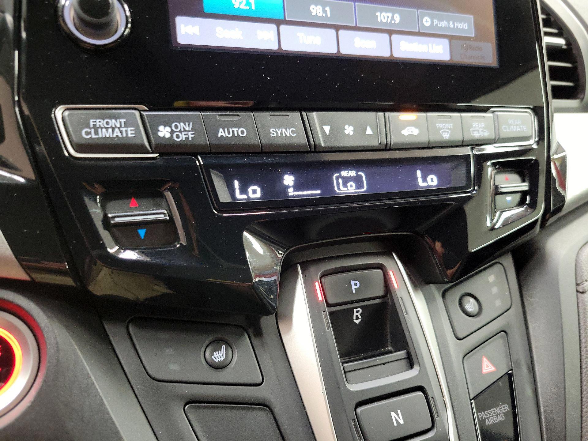 Thumbnail: 2018 Honda Odyssey - 16
