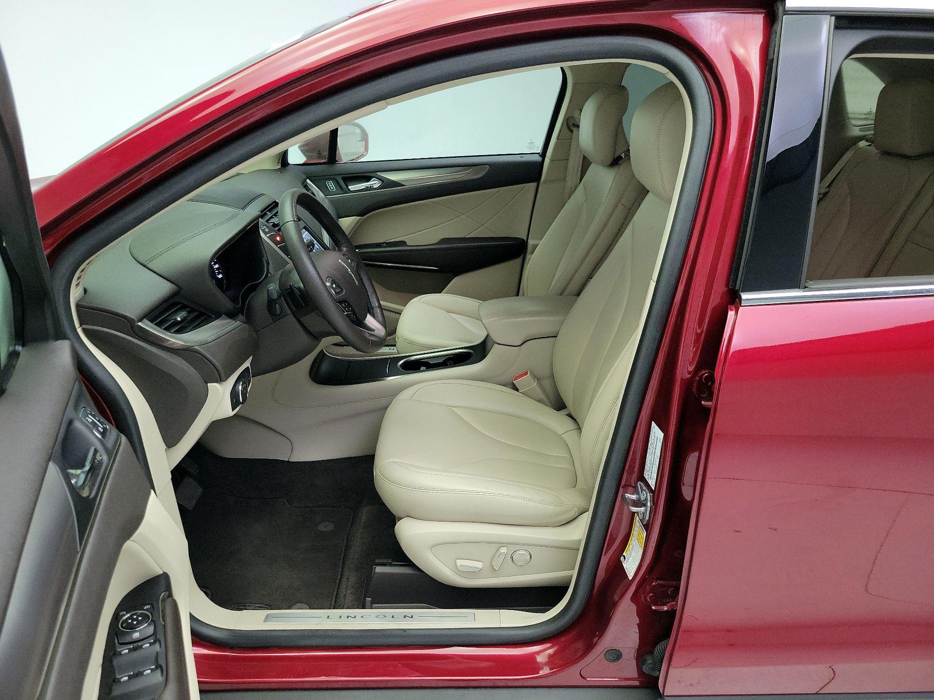 Thumbnail: 2018 Lincoln MKC - 11