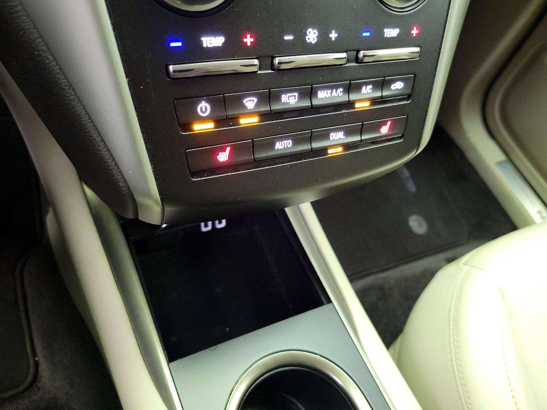 Thumbnail: 2018 Lincoln MKC - 16