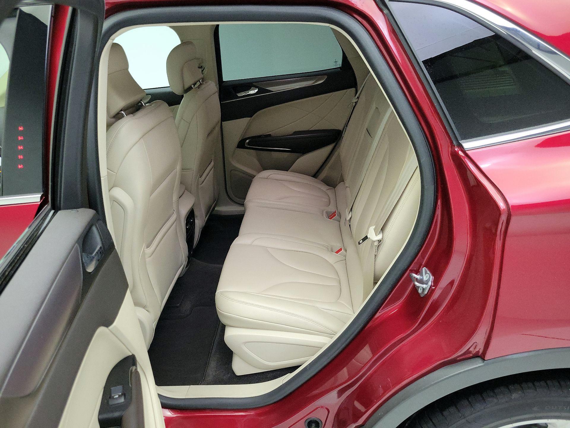 Thumbnail: 2018 Lincoln MKC - 19