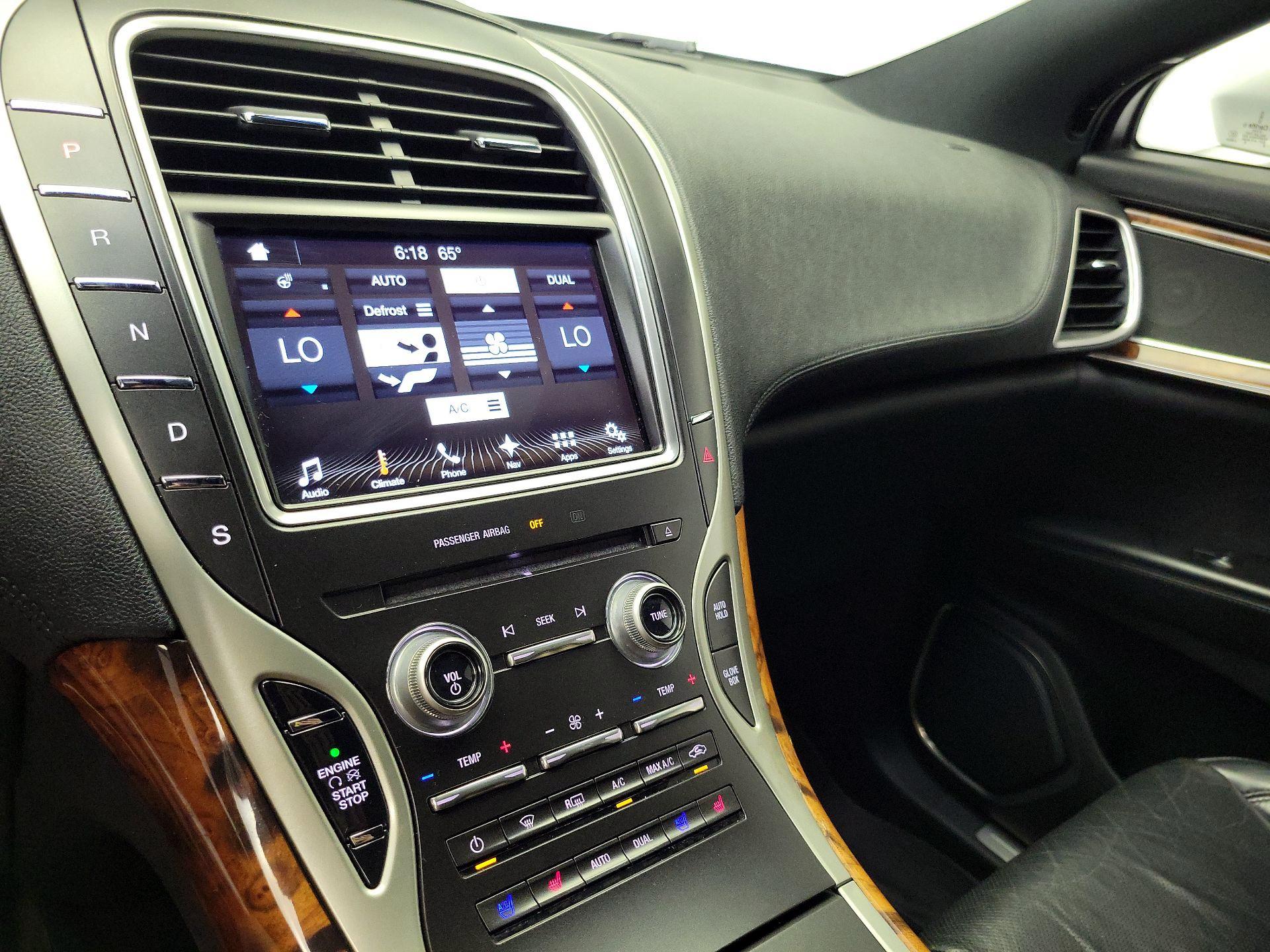 Thumbnail: 2016 Lincoln MKX - 17