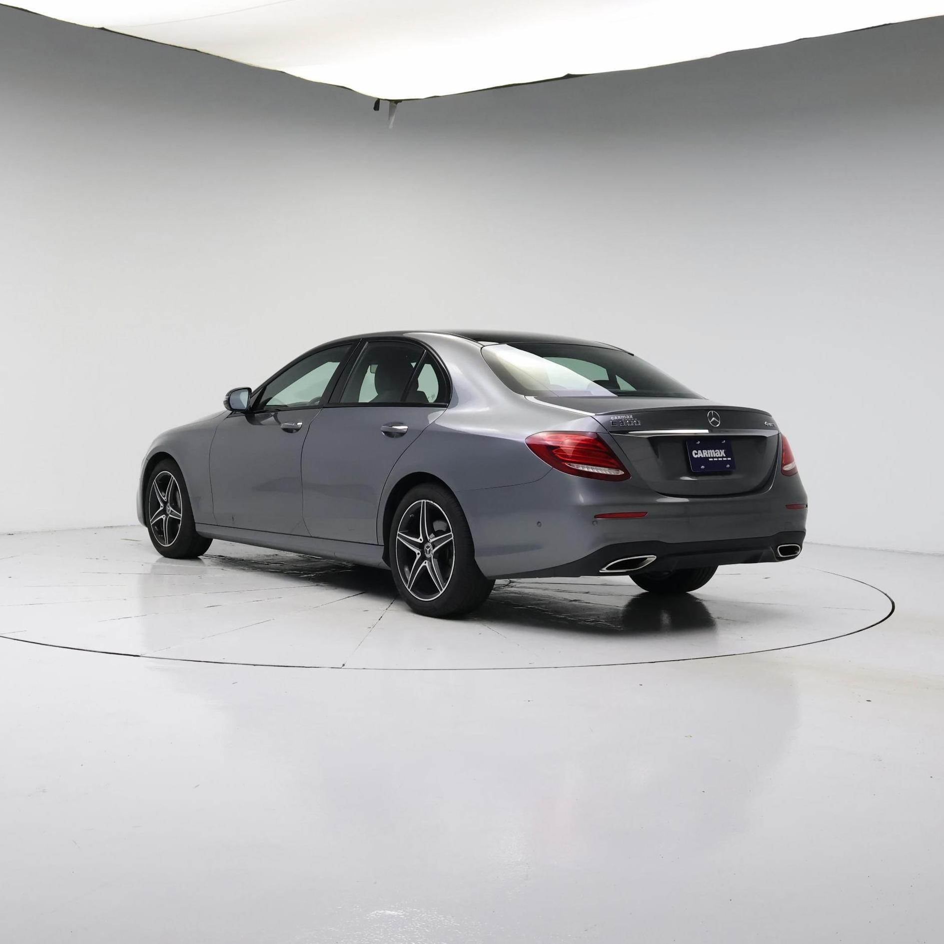 Thumbnail: 2018 Mercedes-Benz E-Class - 2