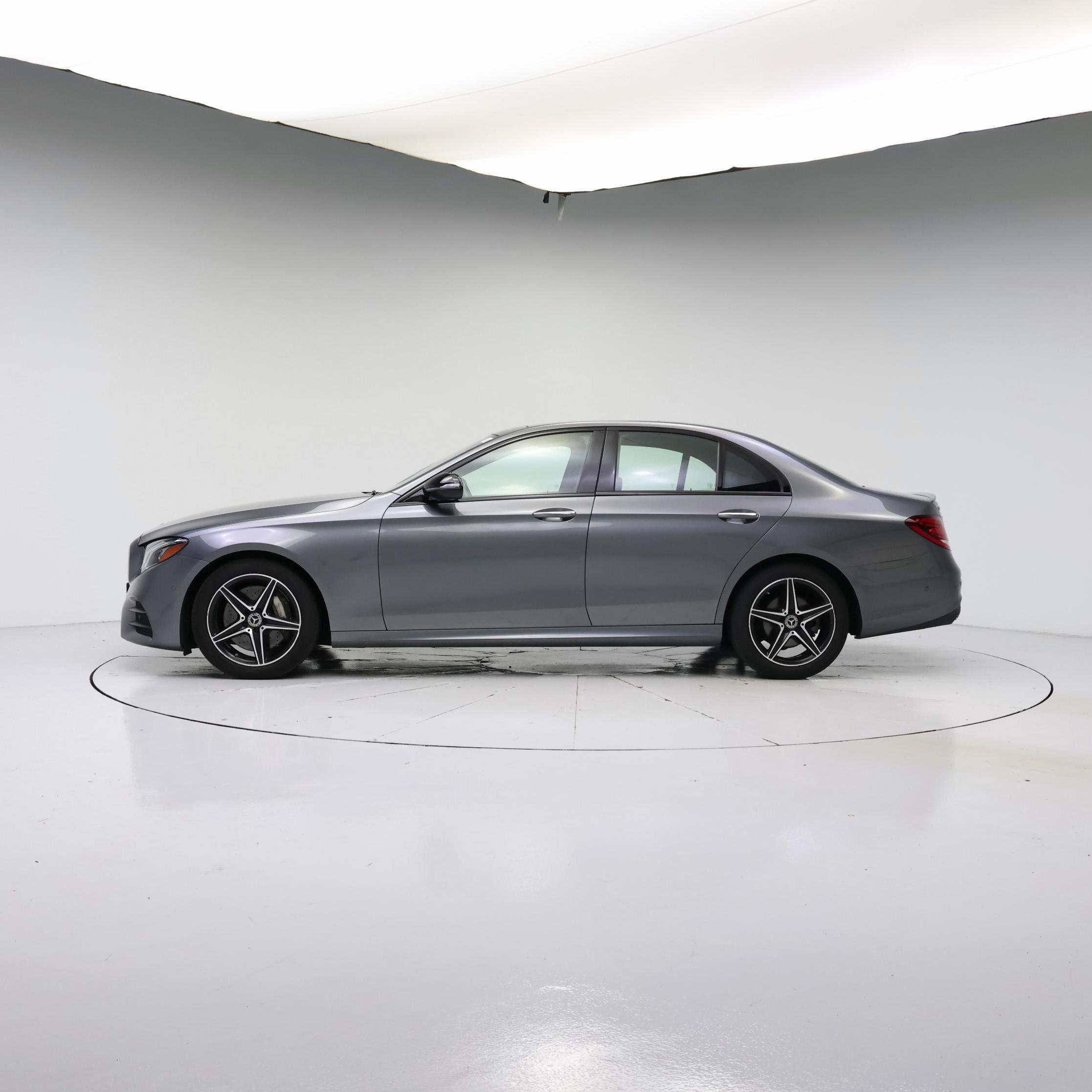 Thumbnail: 2018 Mercedes-Benz E-Class - 3