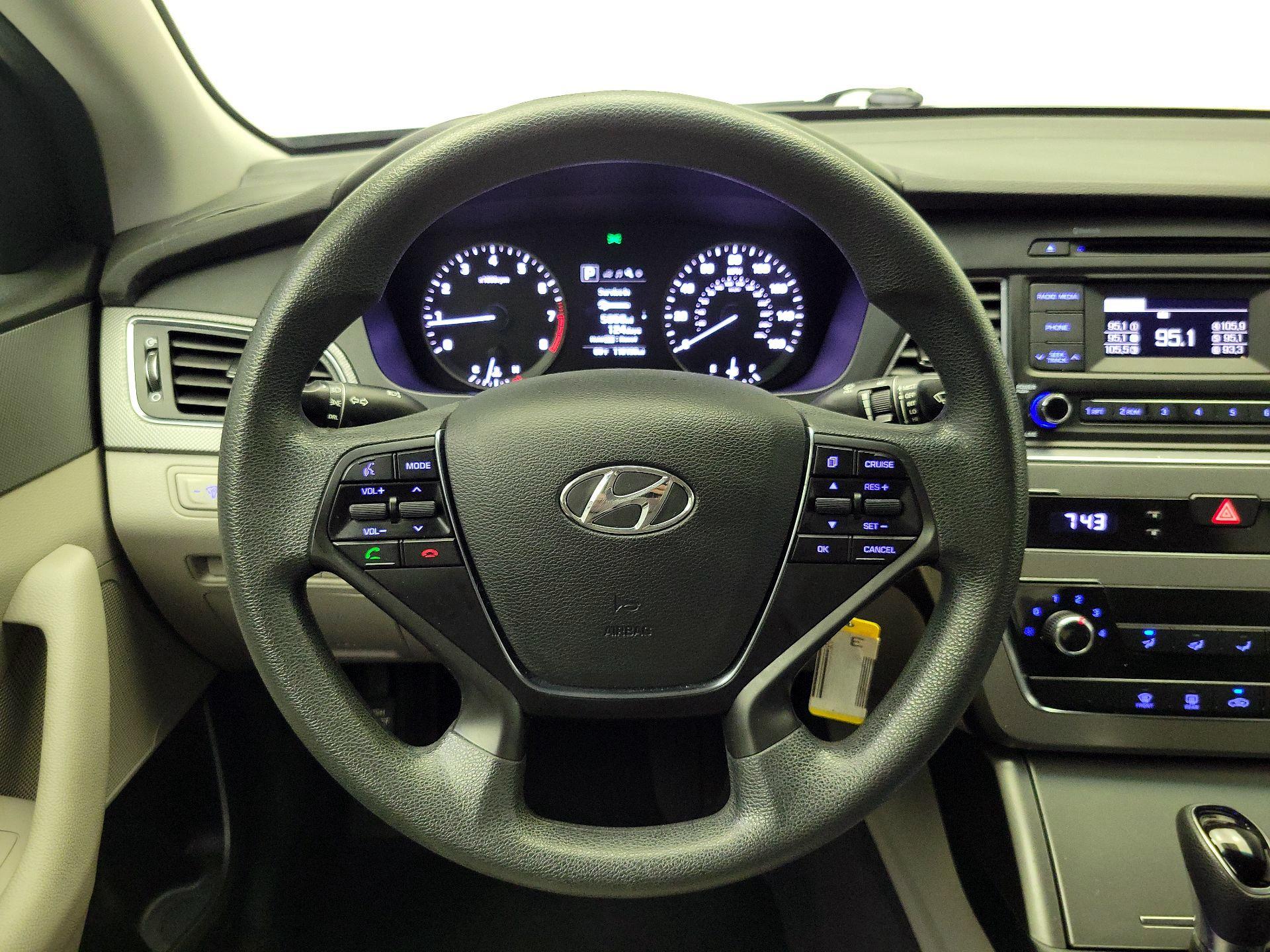 Thumbnail: 2017 Hyundai Sonata - 10