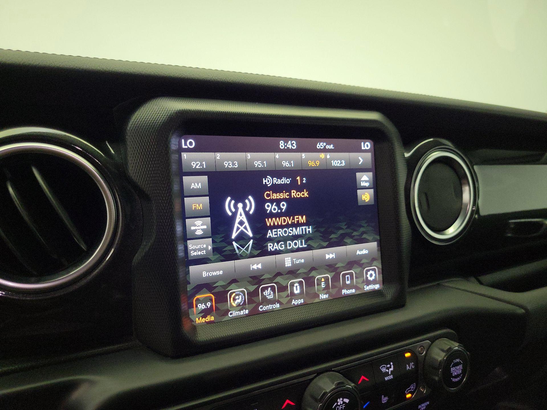 Thumbnail: 2022 Jeep Wrangler - 16