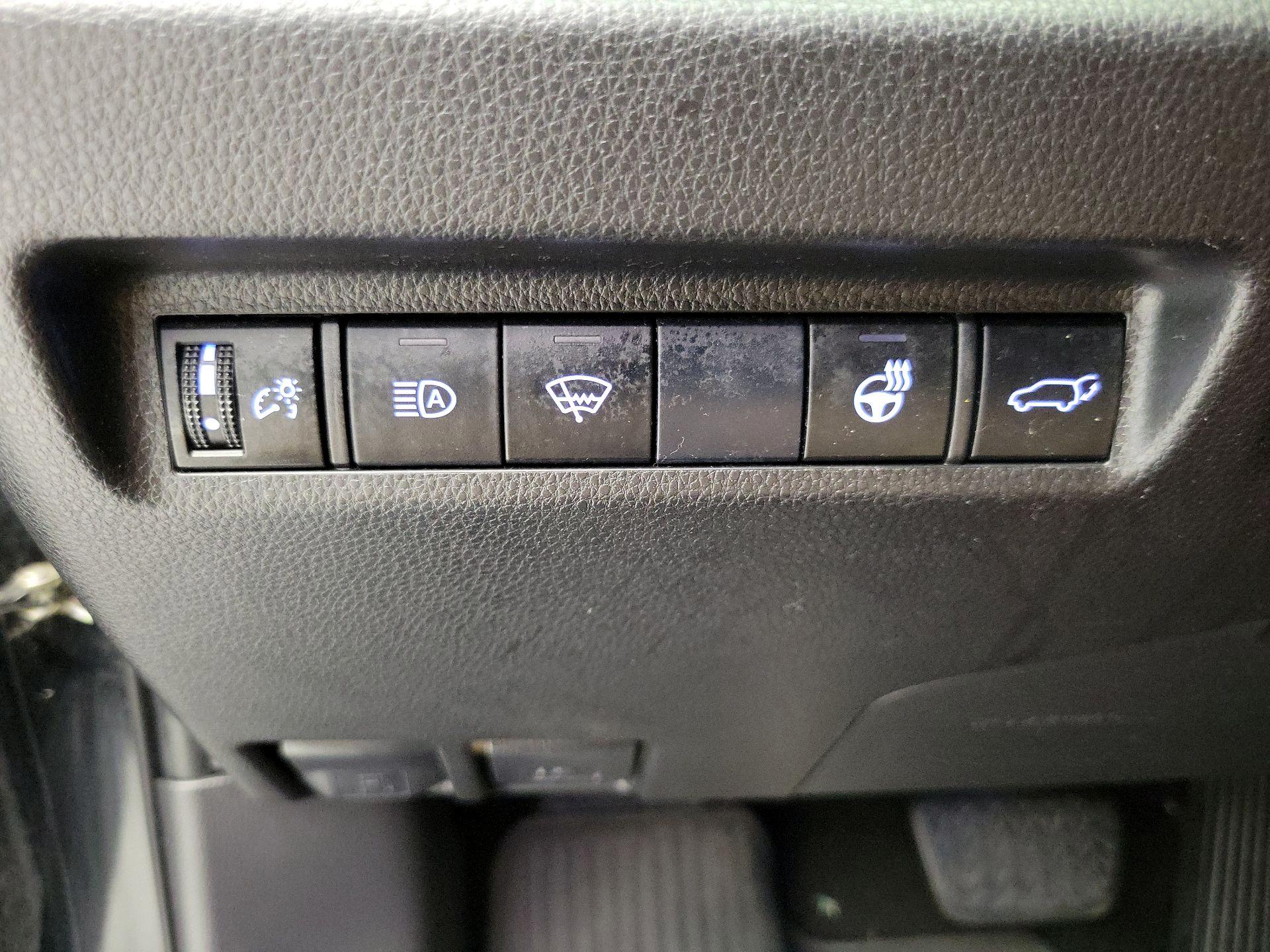 Thumbnail: 2019 Toyota RAV4 - 13