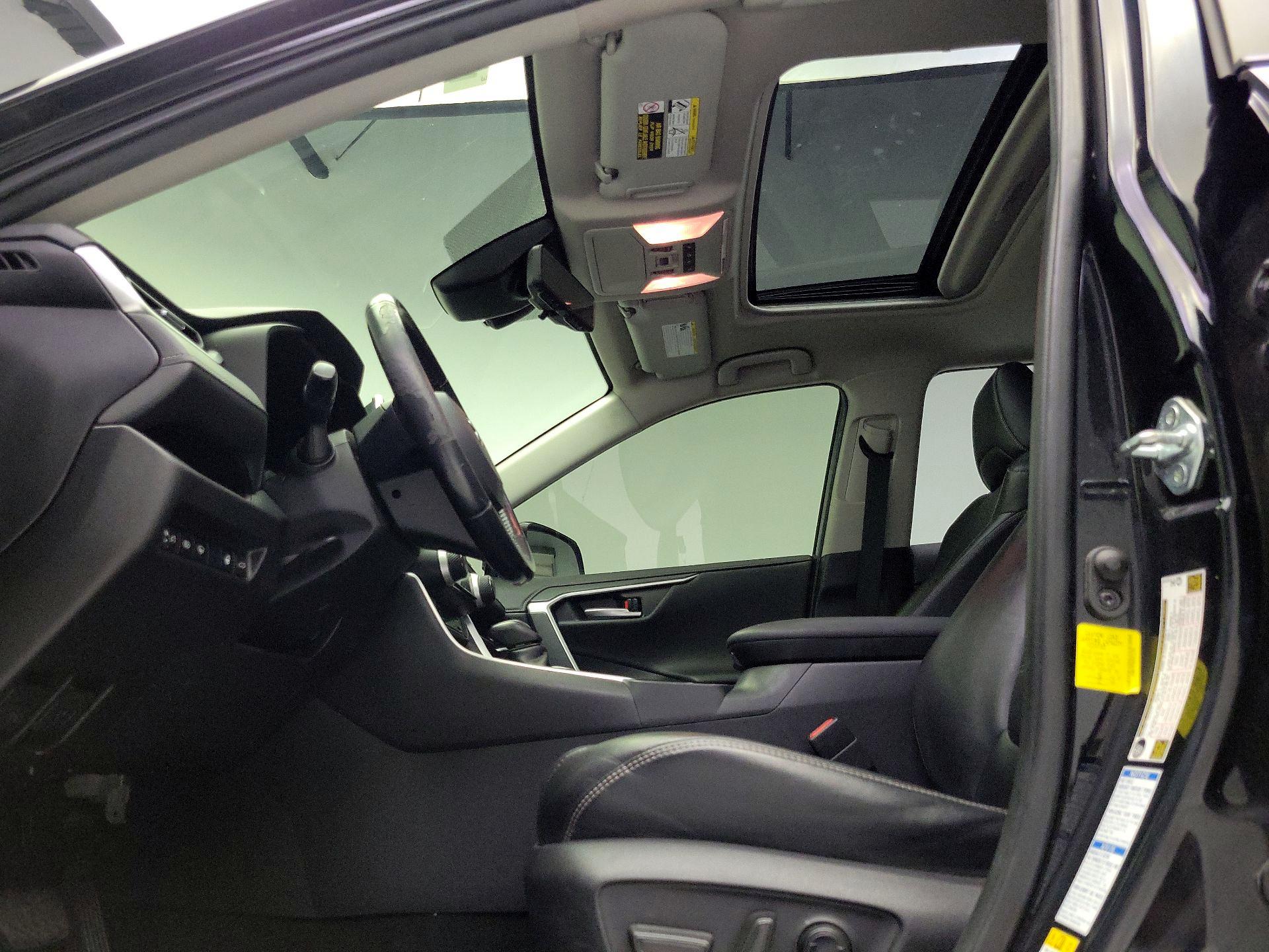 Thumbnail: 2019 Toyota RAV4 - 20